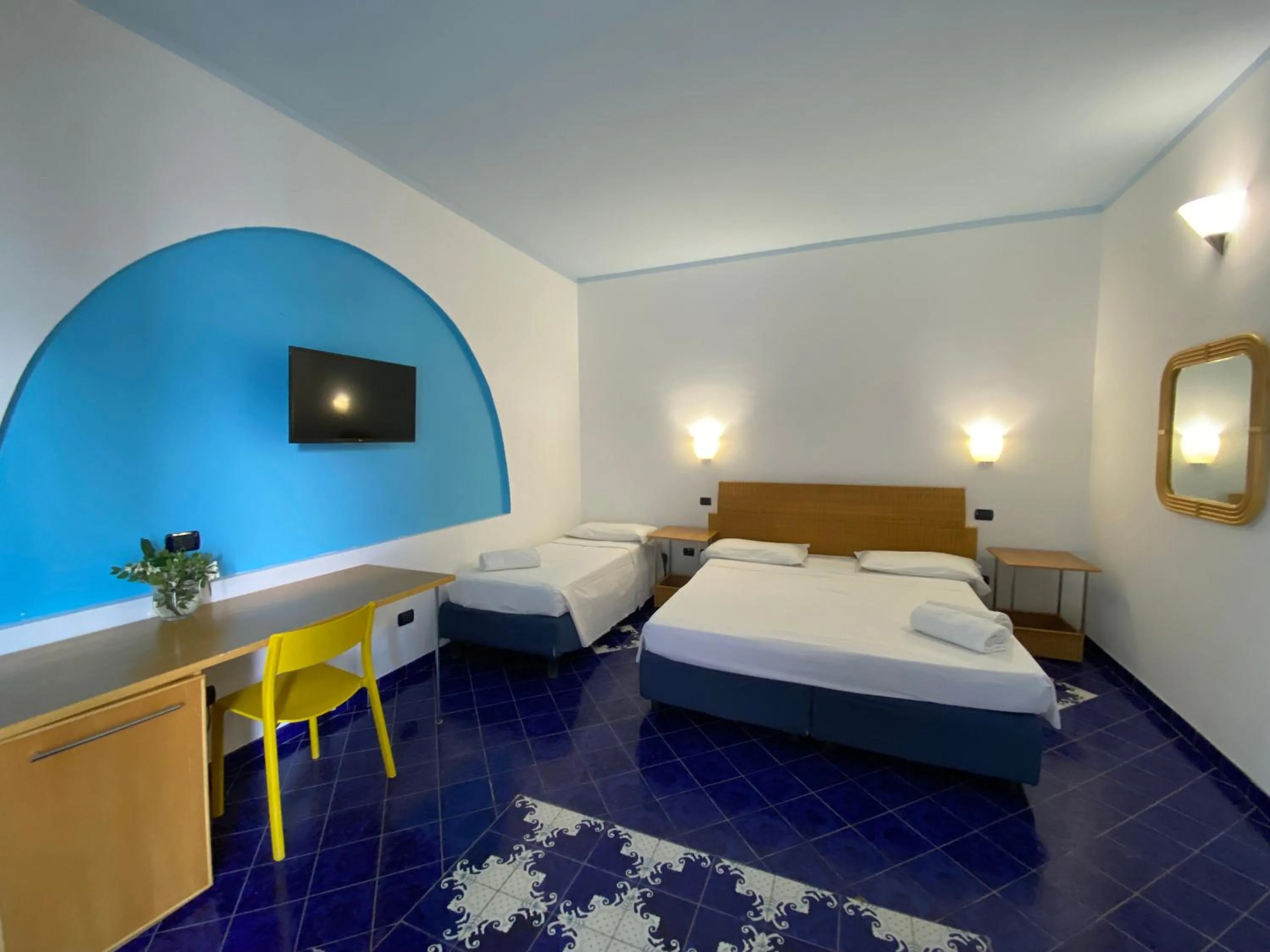 Bedroom, Bed in Hotel Aura