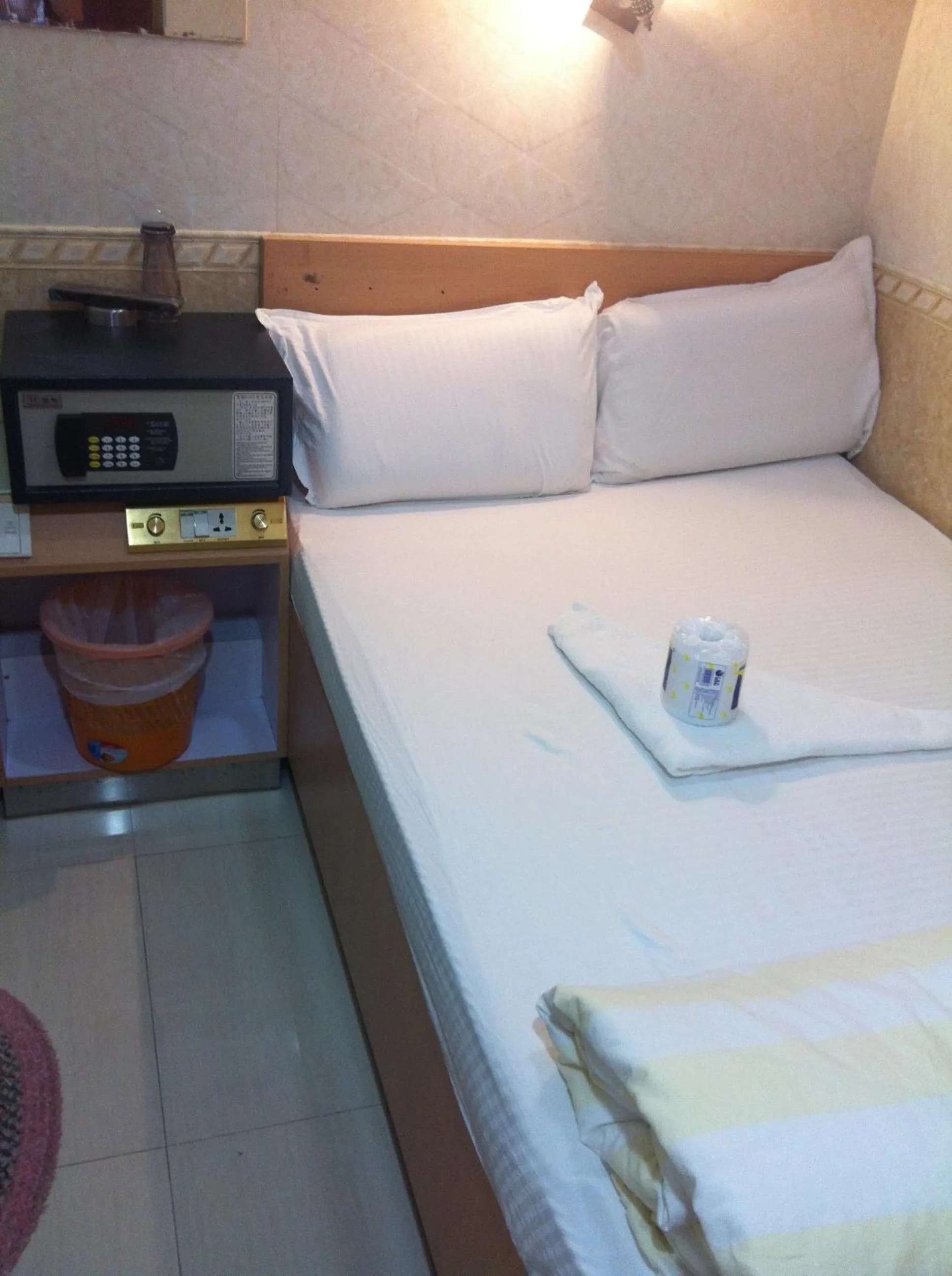 Bed in Everest Guest House