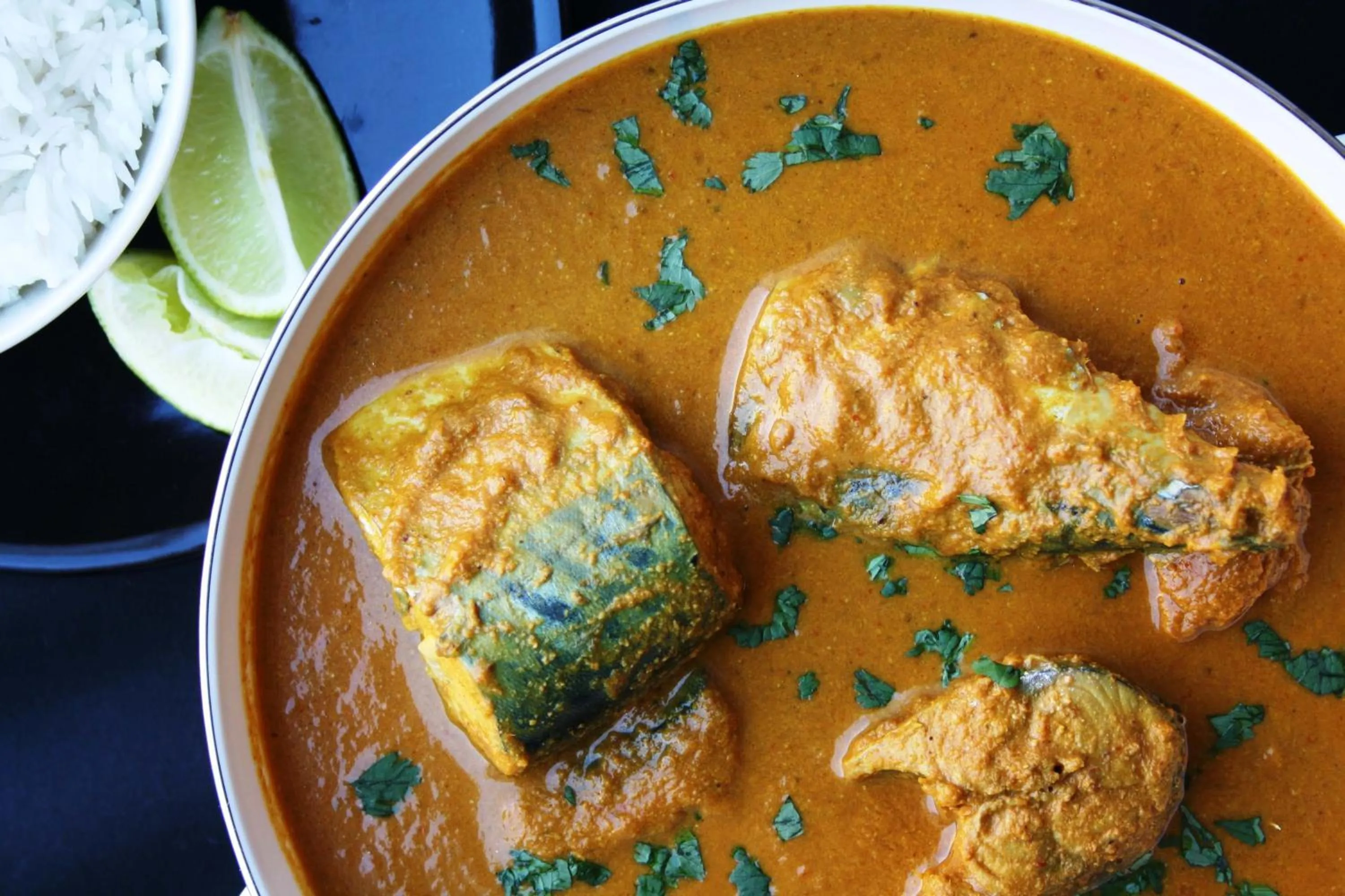 Restaurant/places to eat in Everest Guest House