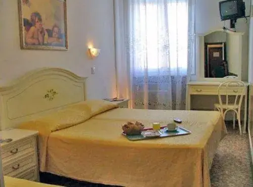 Double or Twin Room in Hotel Airone Double or Twin Room in Hotel Airone