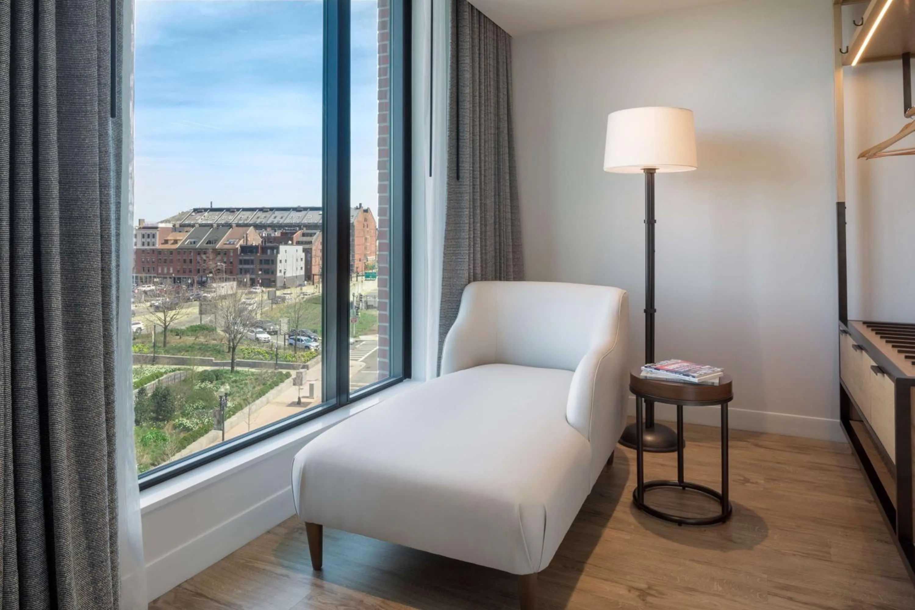 Living room, Bed in Canopy By Hilton Boston Downtown