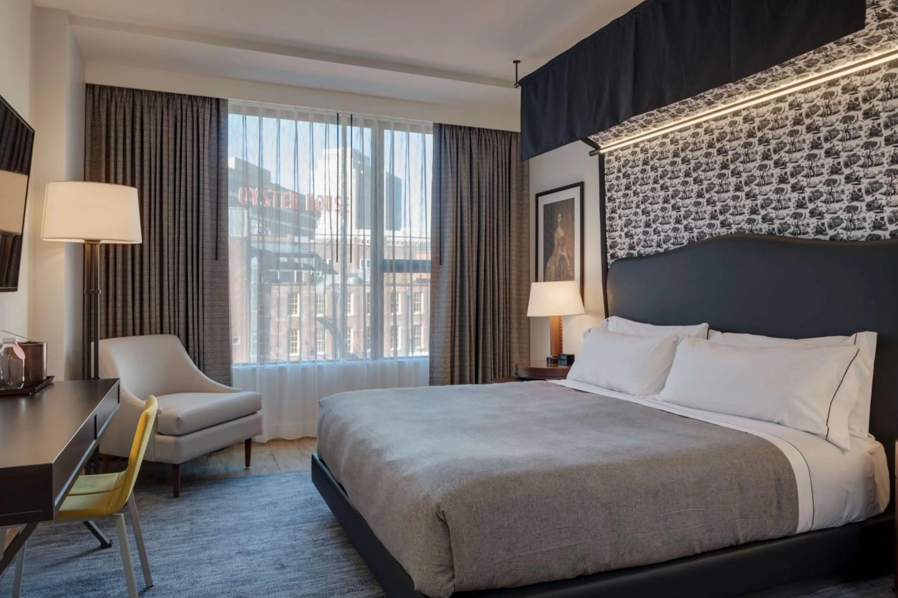 Bed in Canopy By Hilton Boston Downtown