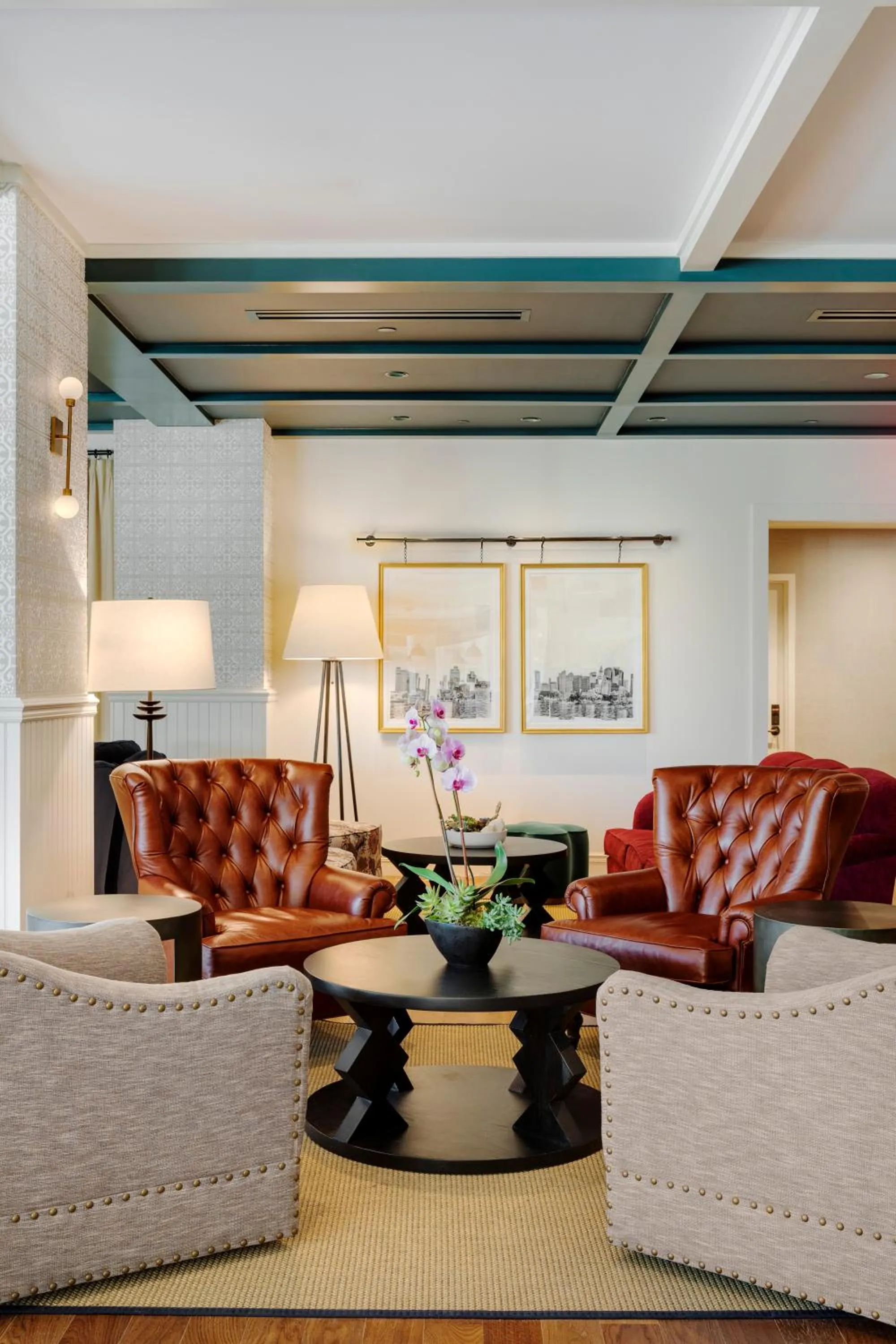 Communal lounge/ TV room in Canopy By Hilton Boston Downtown