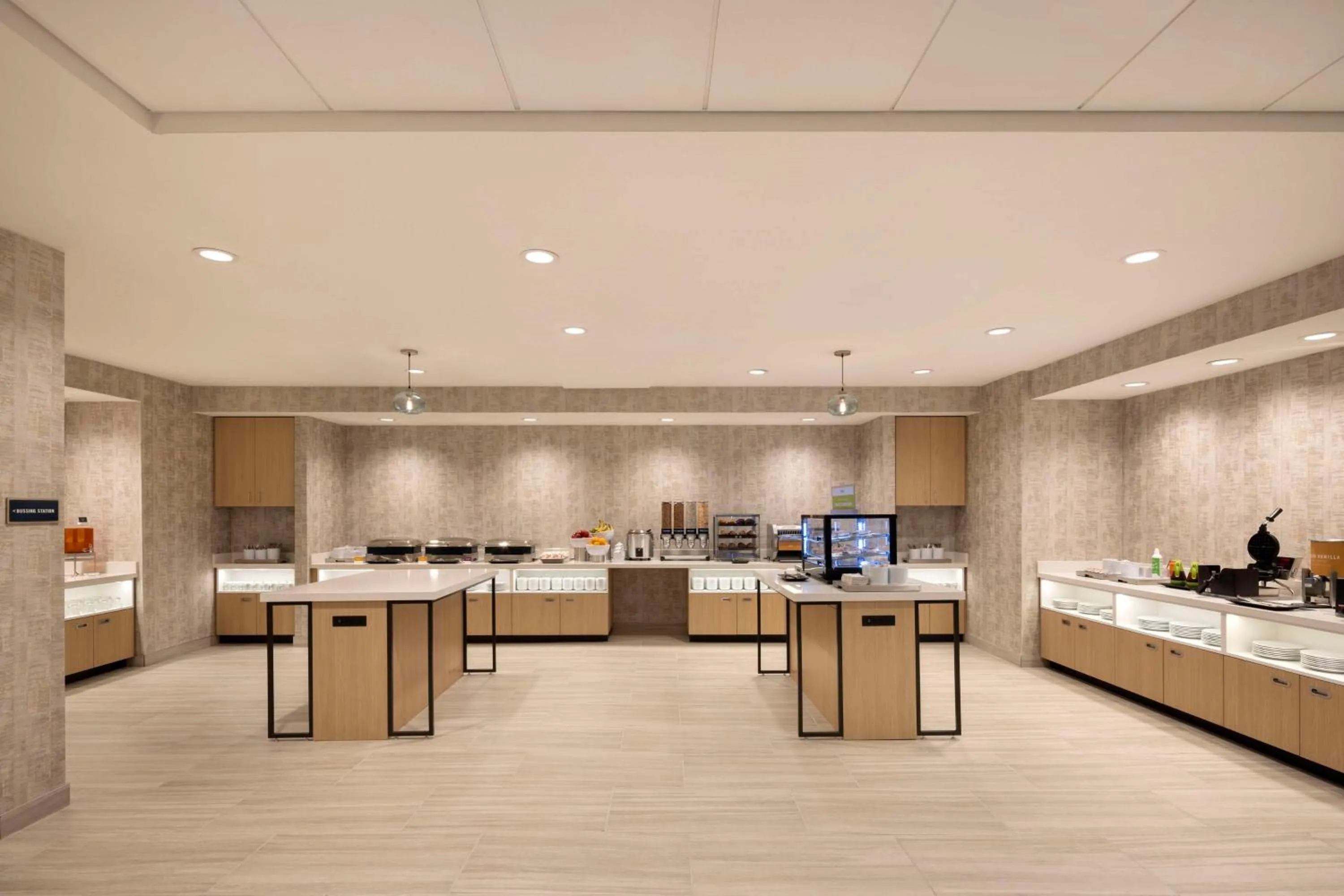 Breakfast in Home2 Suites By Hilton Clovis