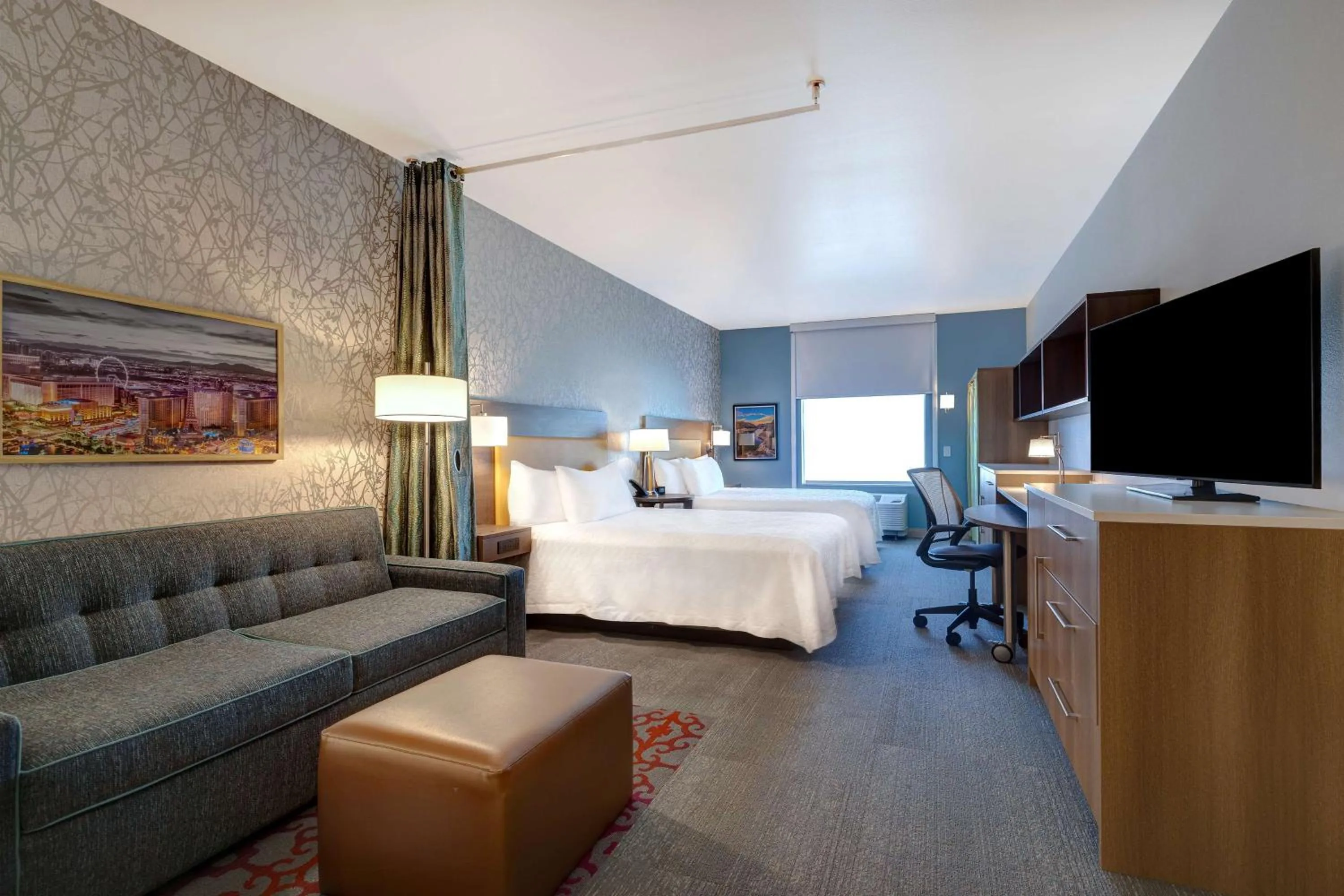 Living room, Bed in Home2 Suites By Hilton Las Vegas Northwest