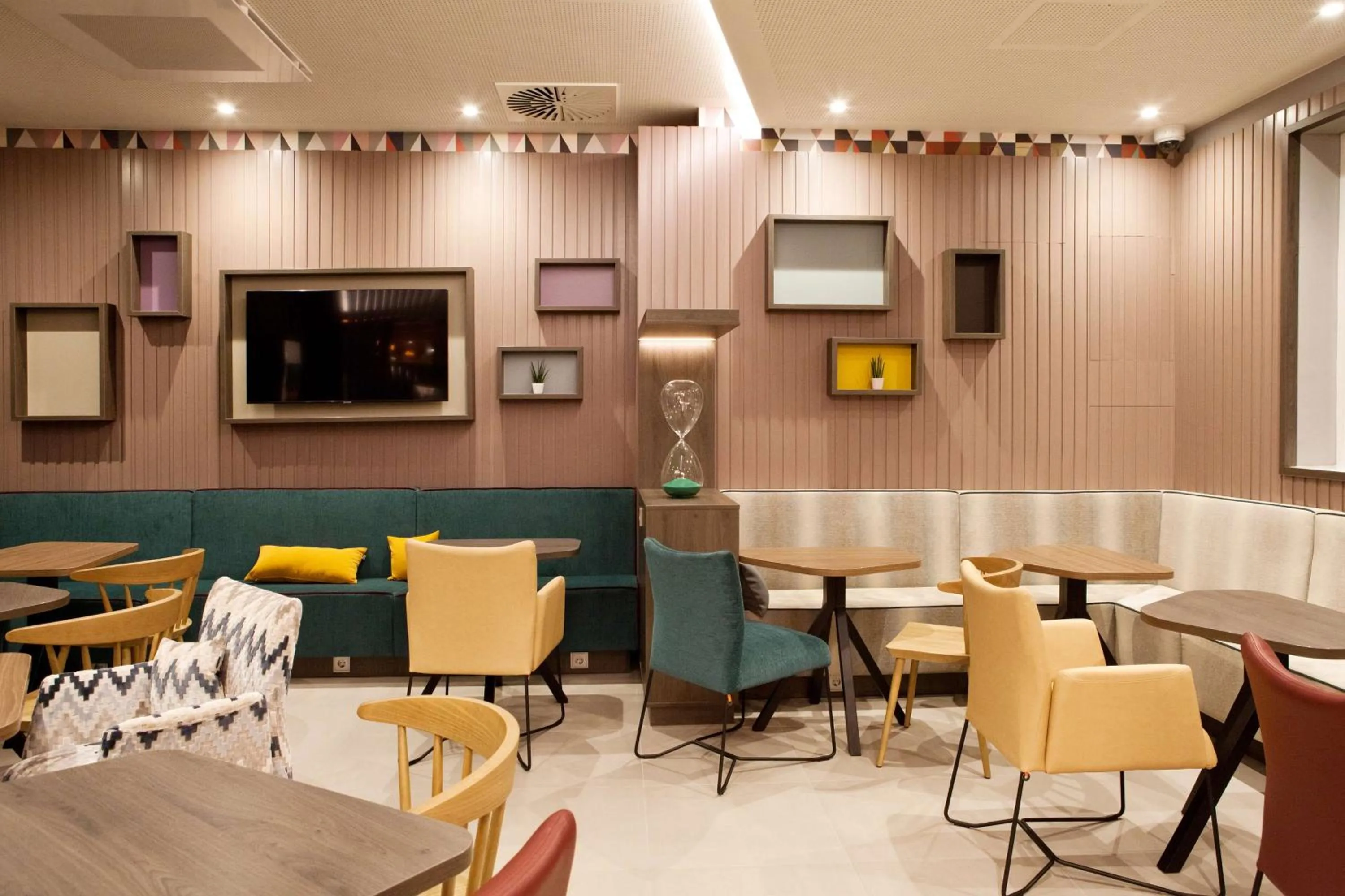 Restaurant/places to eat in Hampton By Hilton Regensburg