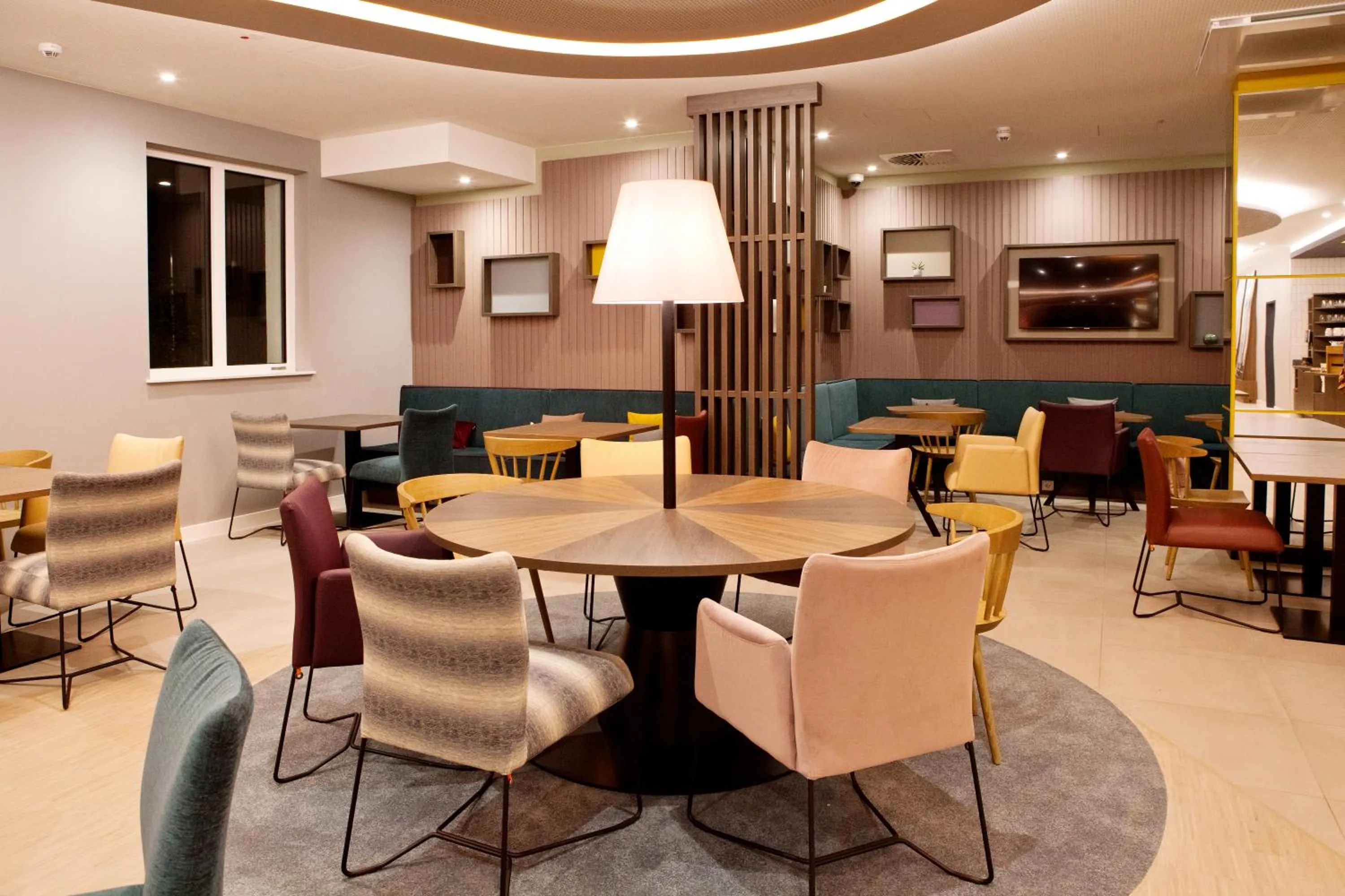 Lounge or bar in Hampton By Hilton Regensburg