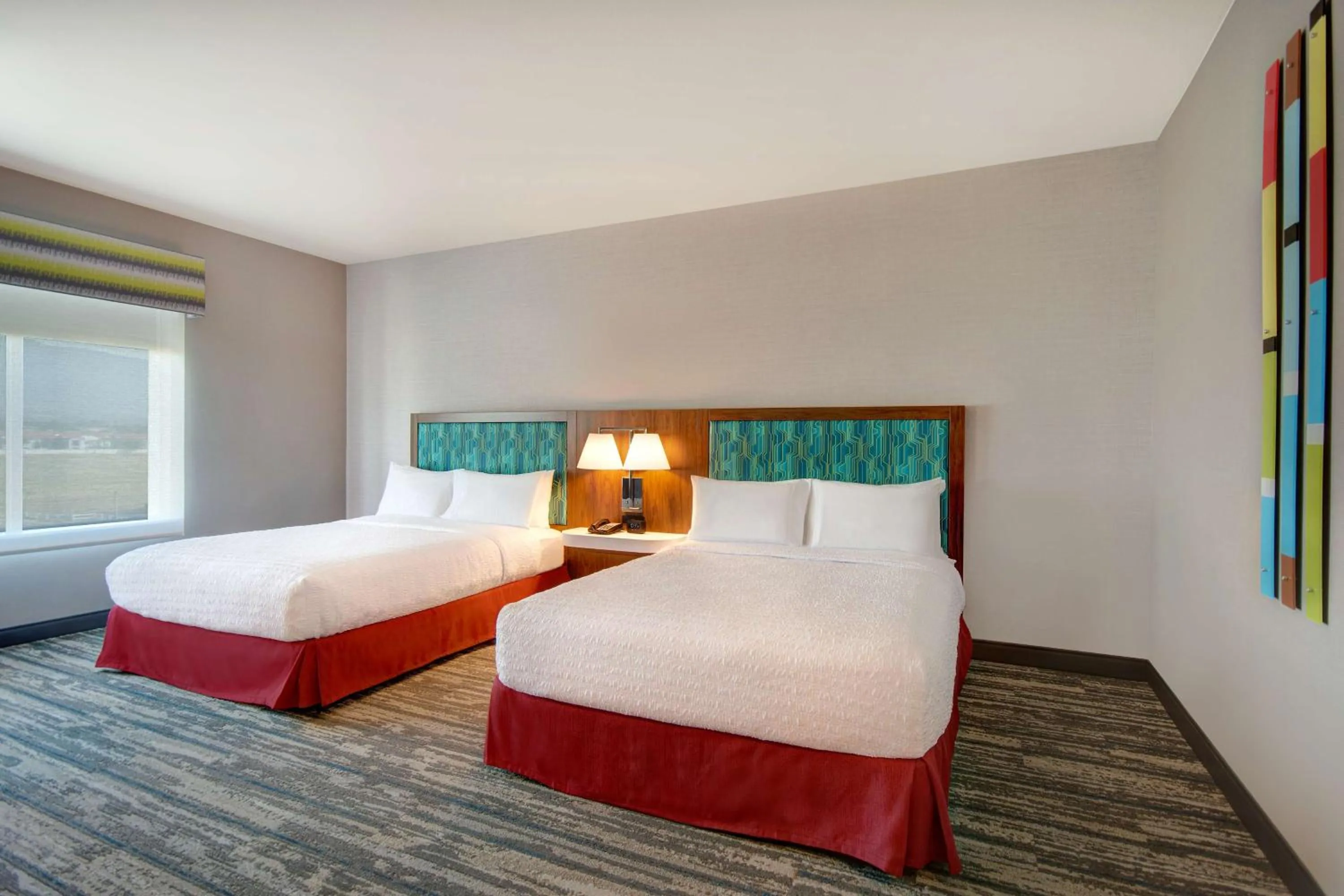 Bed in Hampton Inn & Suites By Hilton Rancho Cucamonga