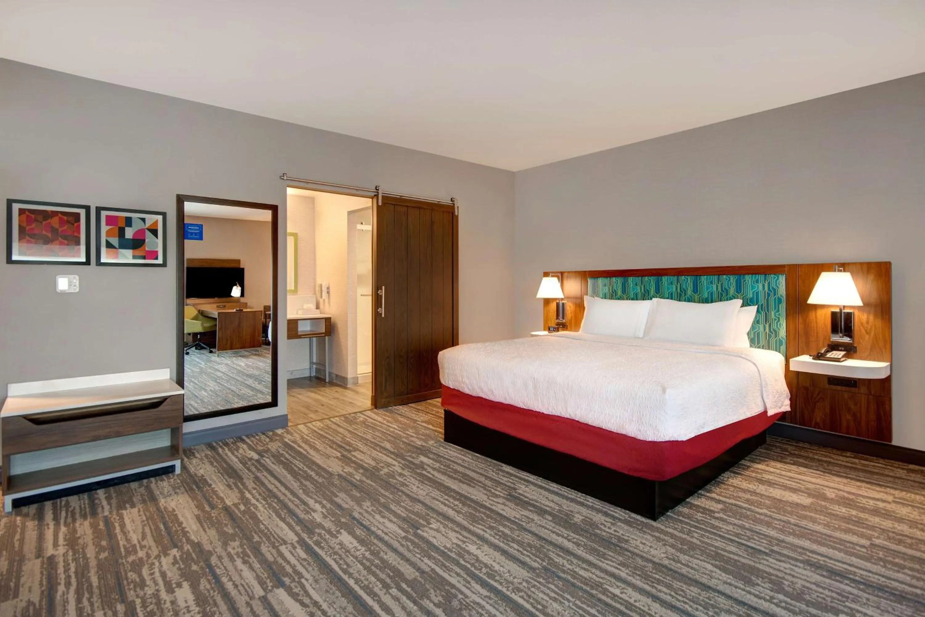 Bed in Hampton Inn & Suites By Hilton Rancho Cucamonga