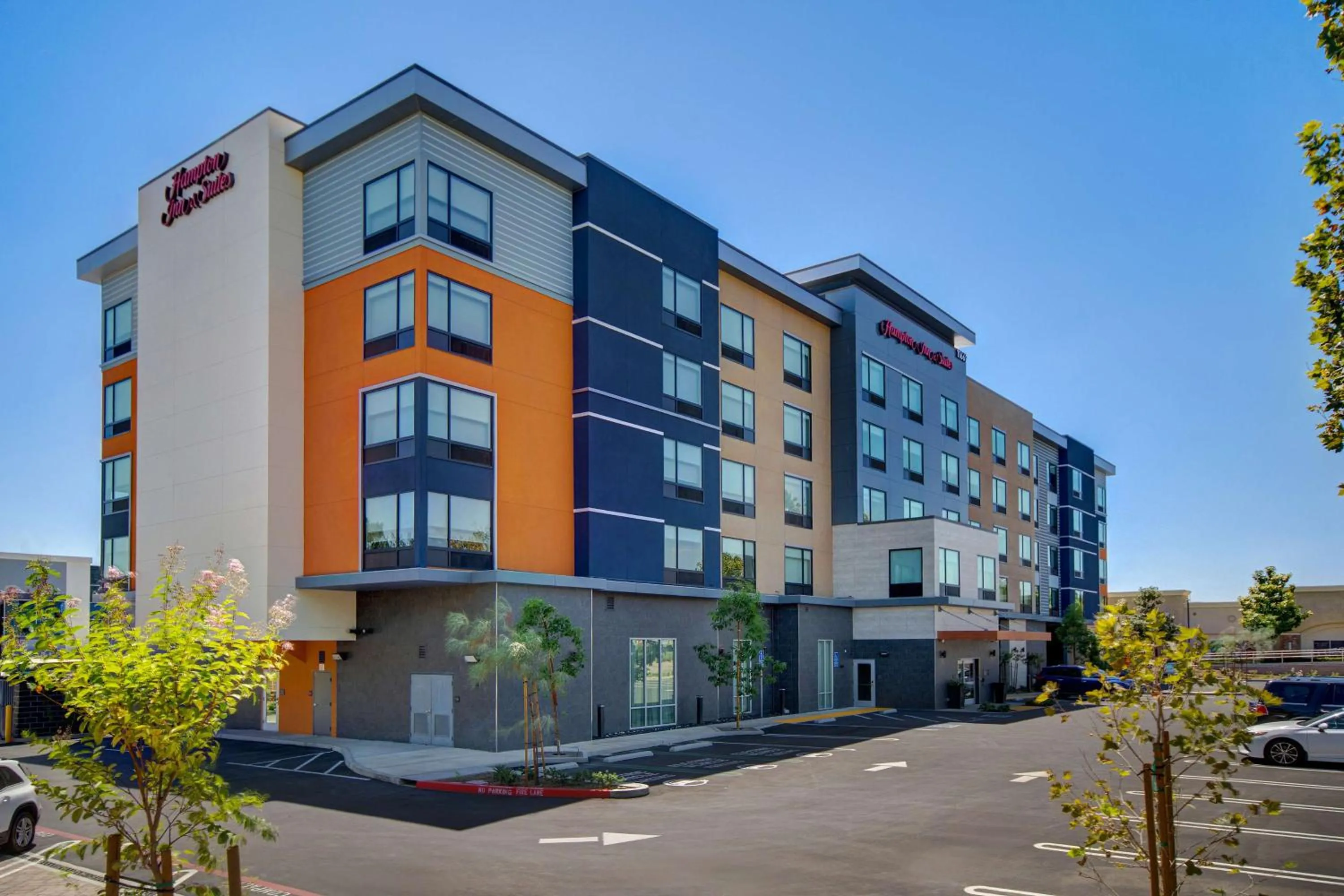 Property building in Hampton Inn & Suites By Hilton Rancho Cucamonga