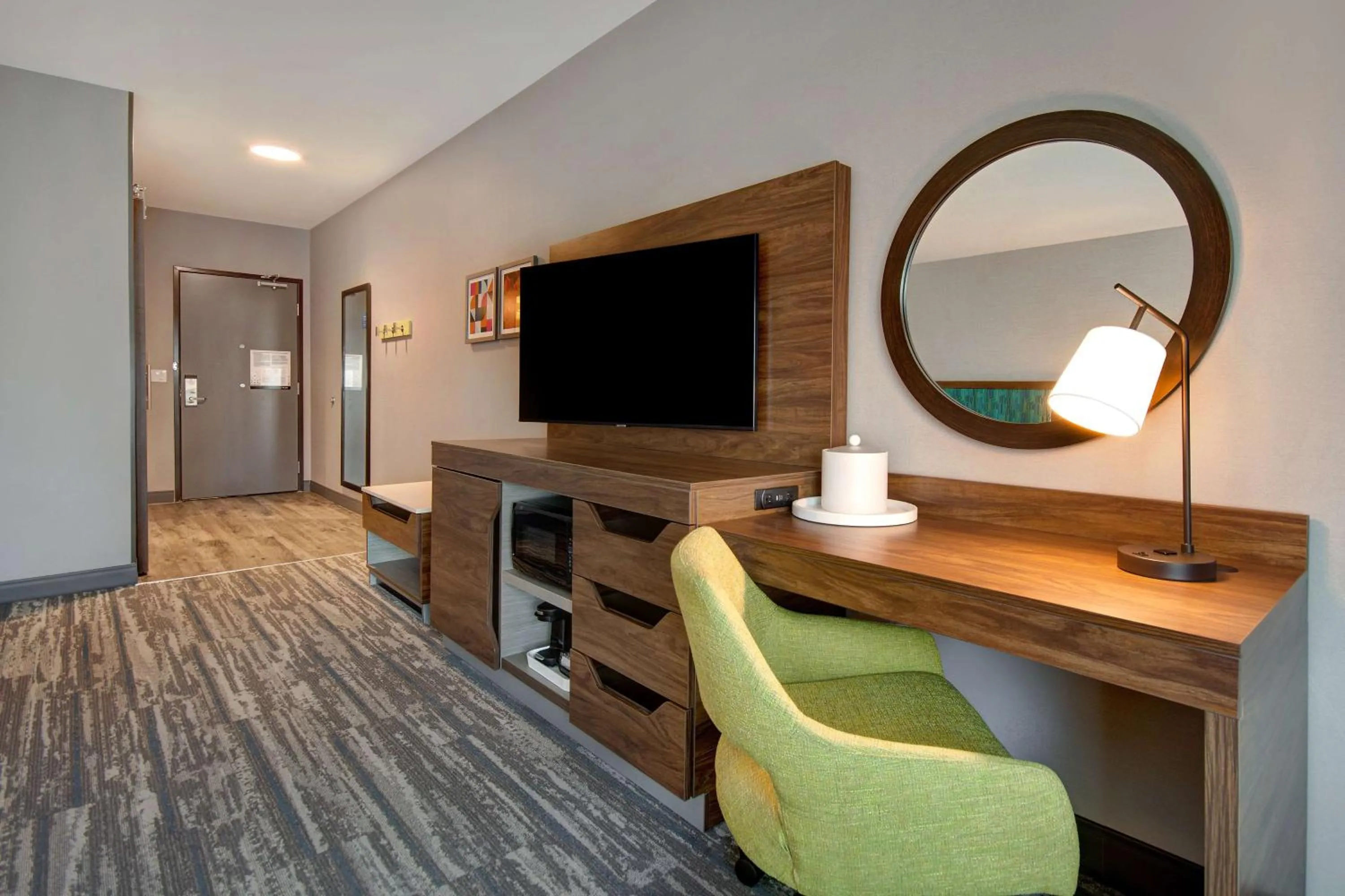 Bedroom in Hampton Inn & Suites By Hilton Rancho Cucamonga