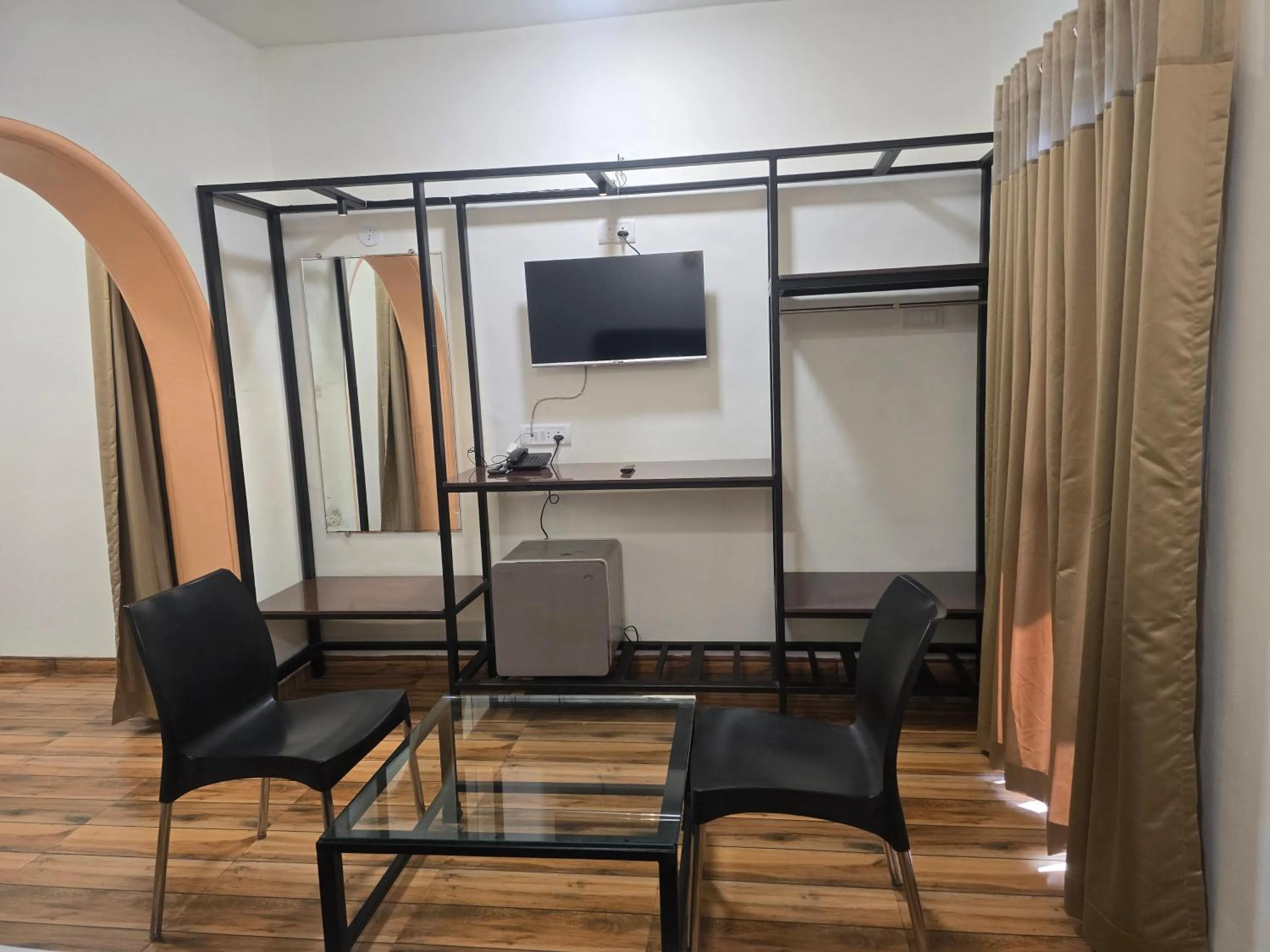 TV and multimedia in Hotel Vyankatesh & Pure Veg Restaurant