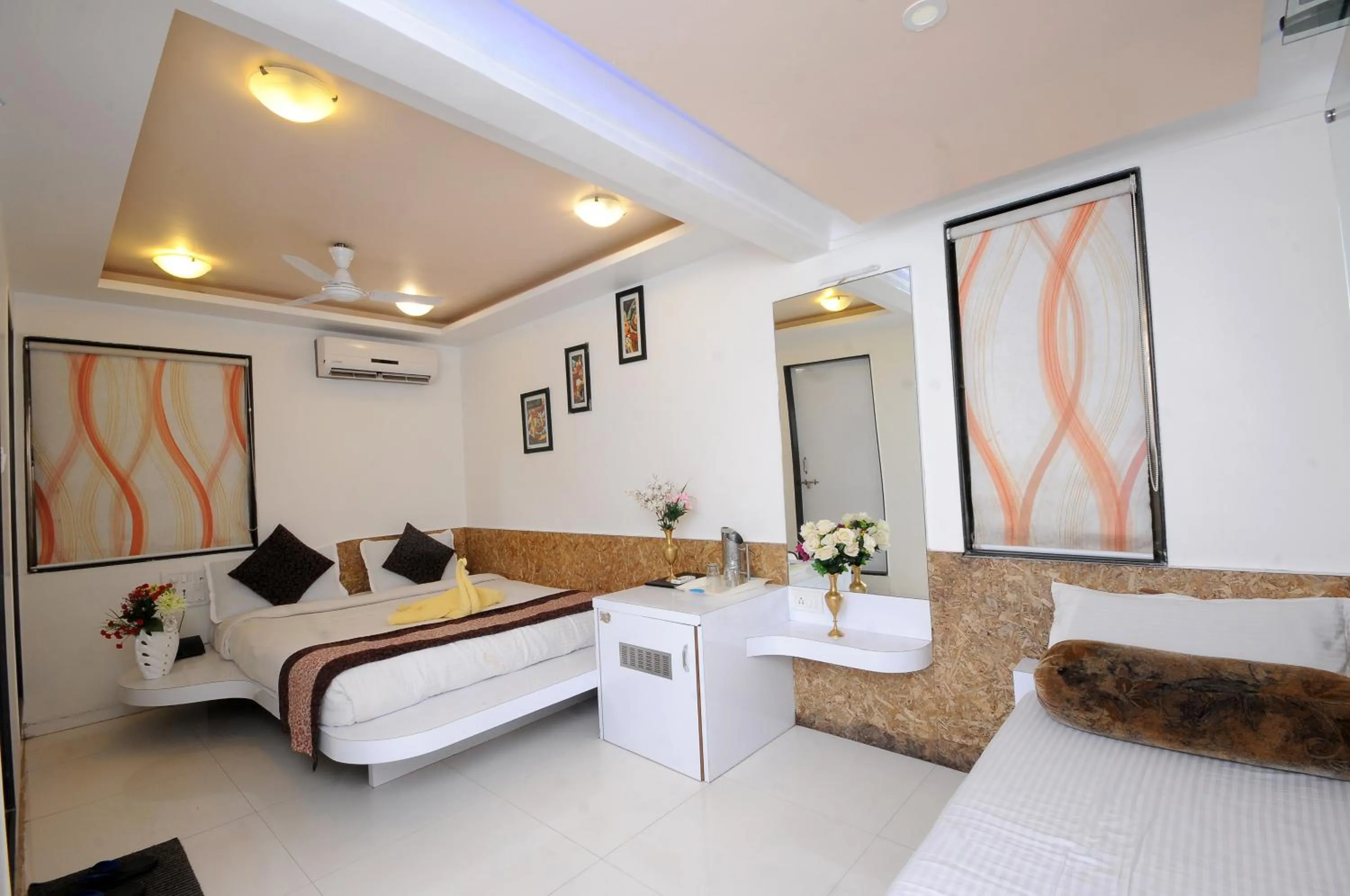 Coffee/tea facilities in Hotel Vyankatesh & Pure Veg Restaurant