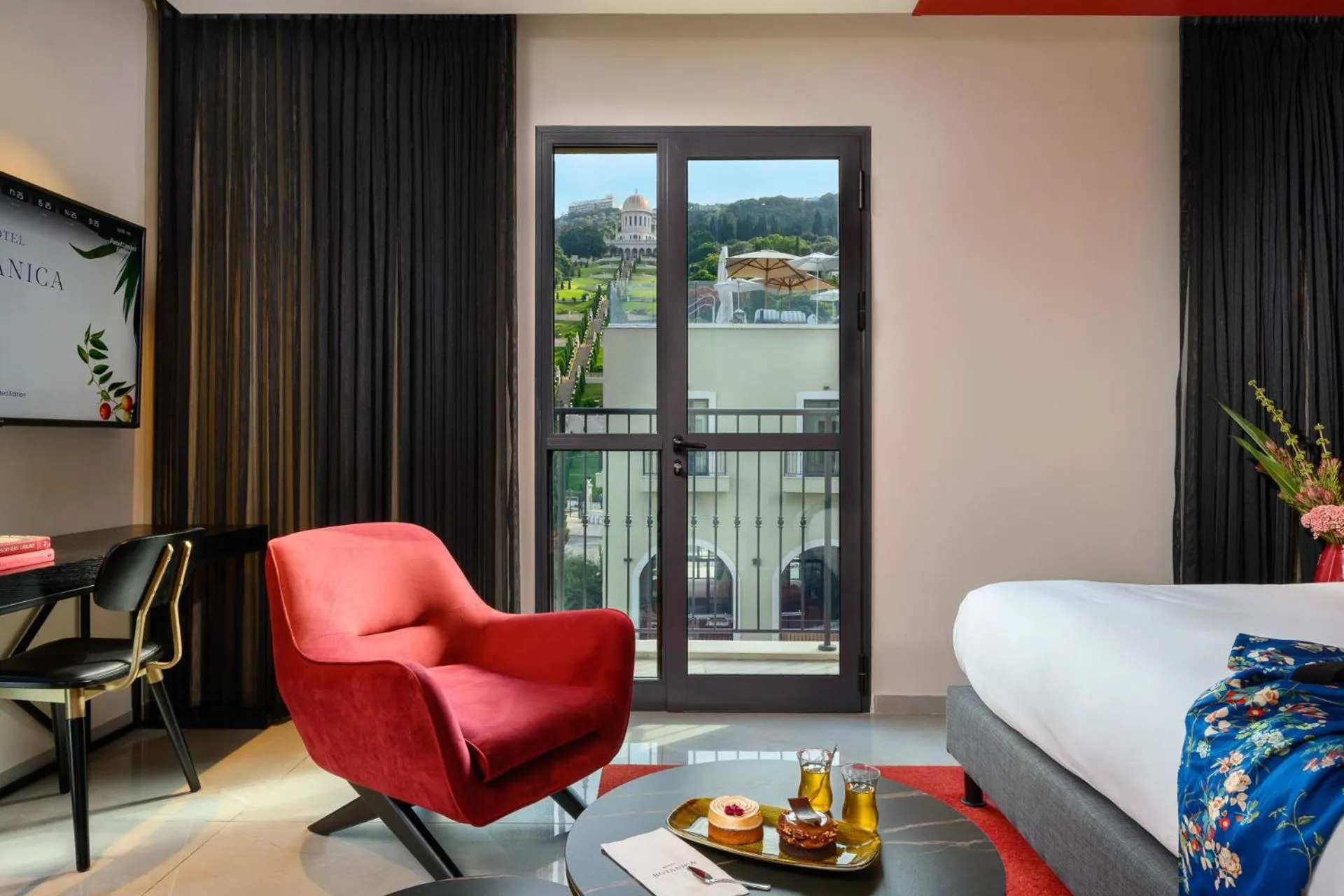 City view, Bed in Hotel Botanica- Limited Edition By Fattal