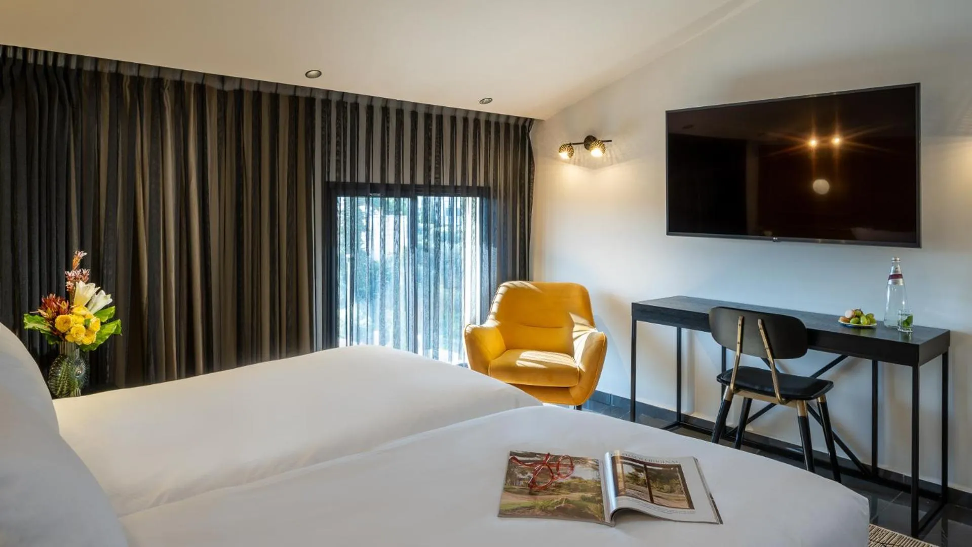 Communal lounge/ TV room, Bed in Hotel Botanica- Limited Edition By Fattal