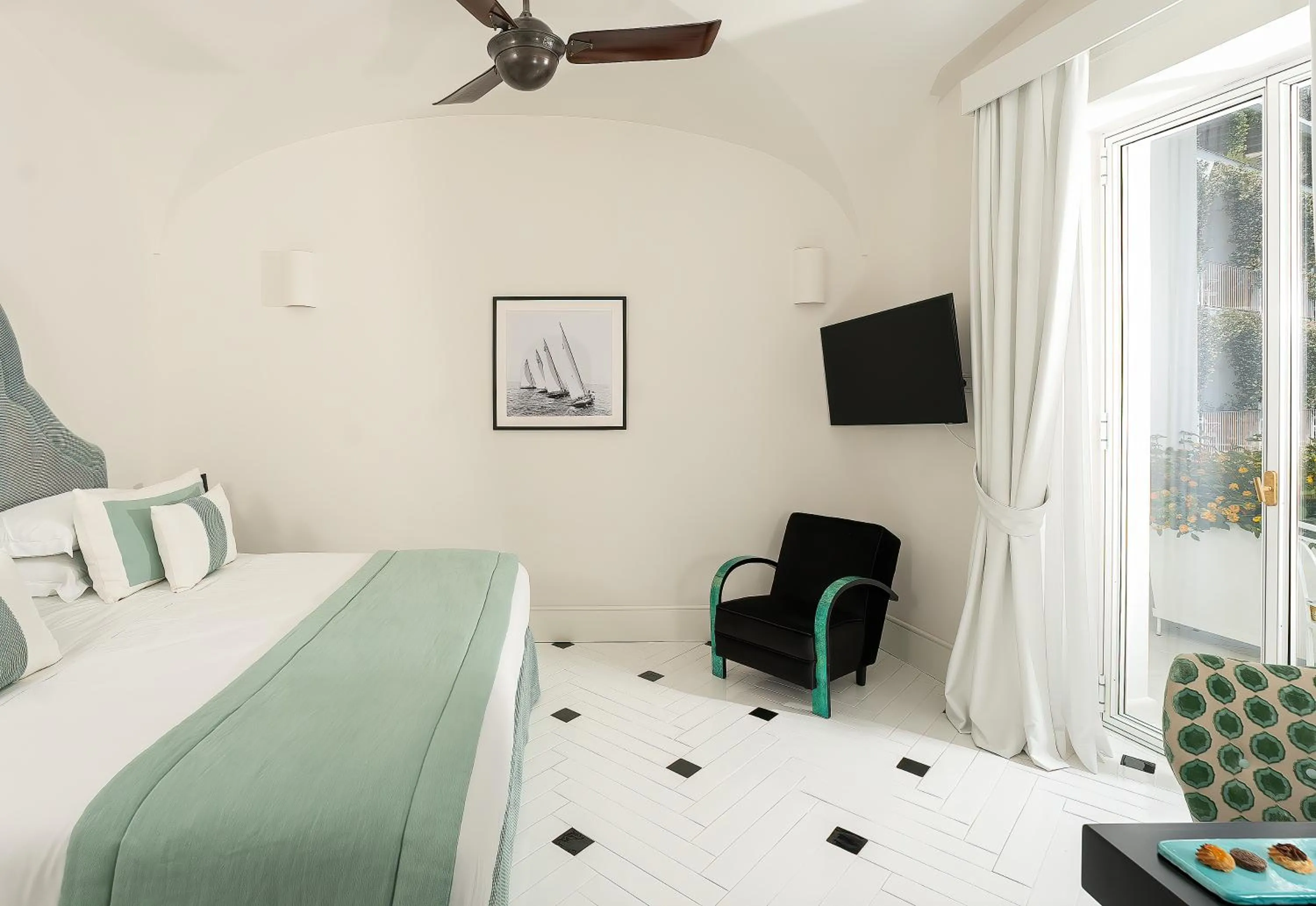 Bedroom, Bed in Hotel Miramalfi