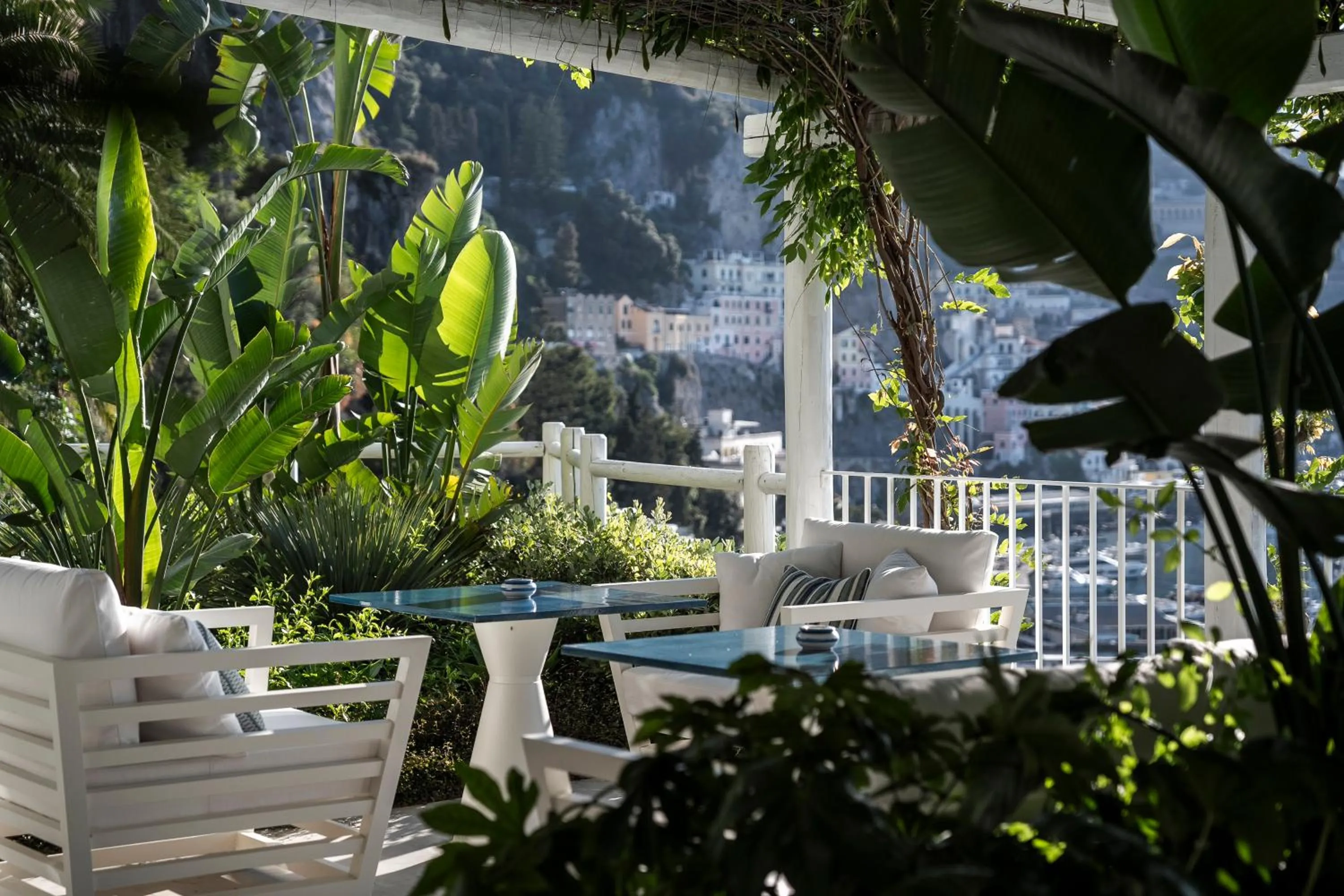 Restaurant/places to eat in Hotel Miramalfi