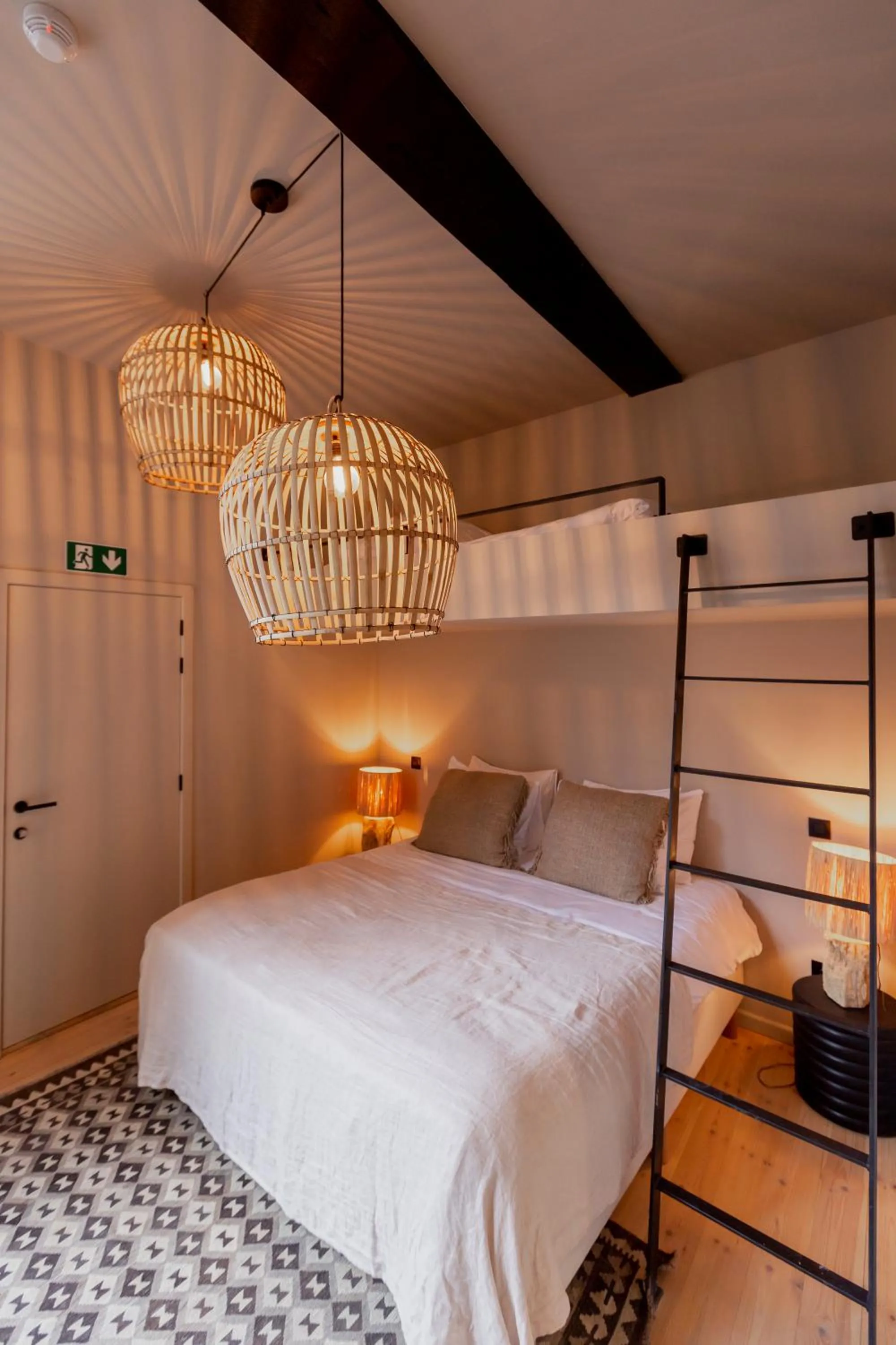 Bed in BTFL Living, Luxury Residences Antwerp, Zirkstraat