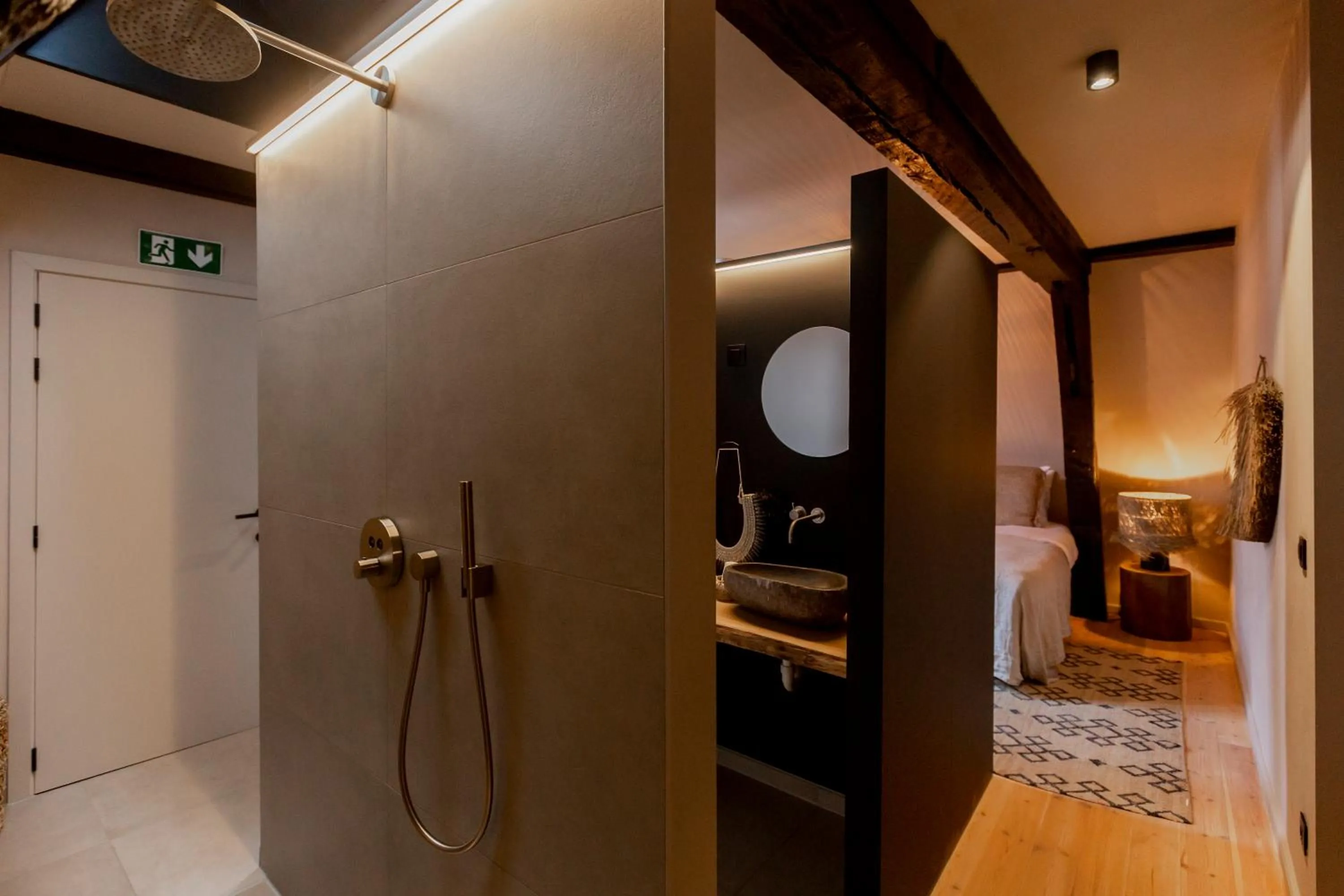 Shower in BTFL Living, Luxury Residences Antwerp, Zirkstraat
