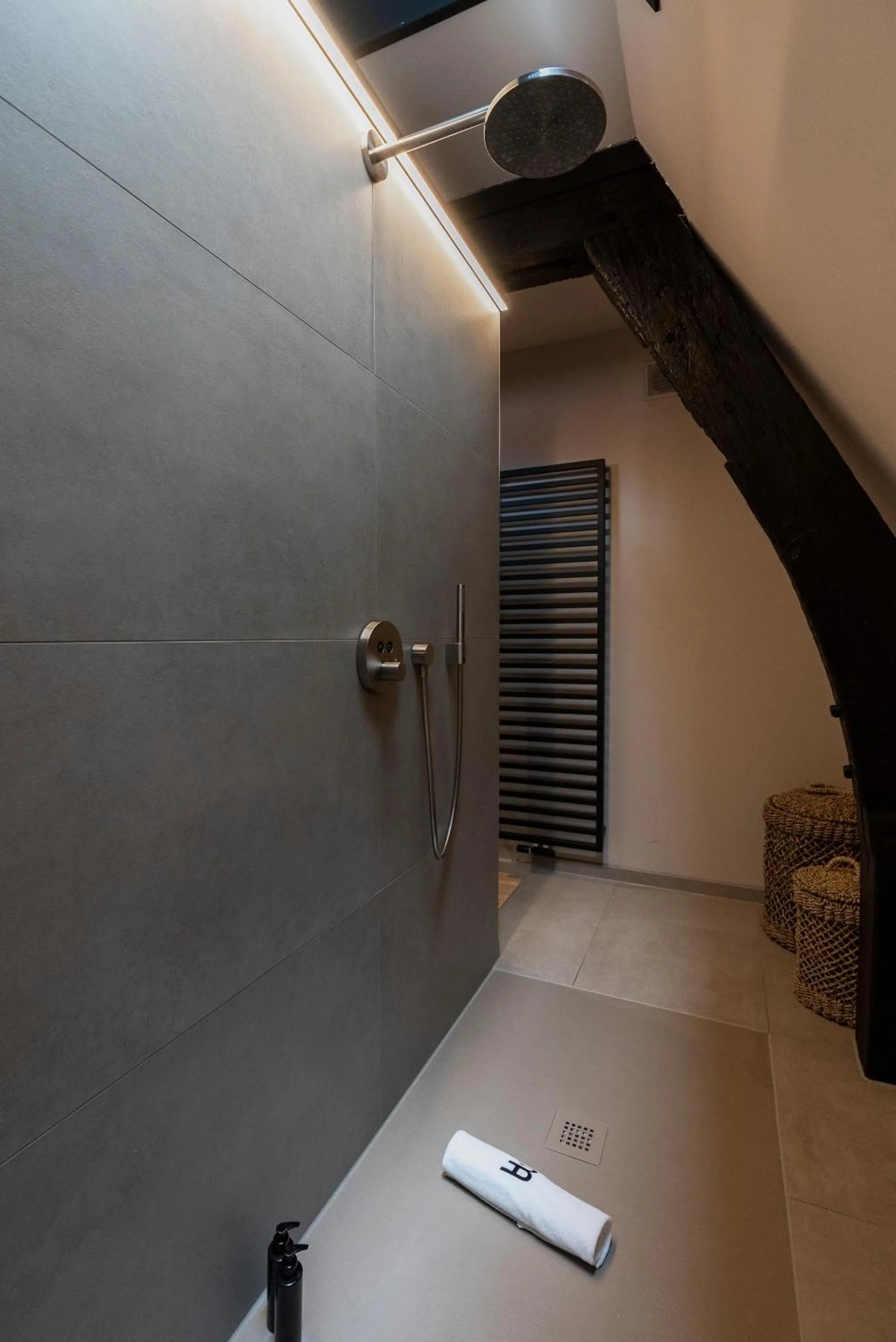 Shower in BTFL Living, Luxury Residences Antwerp, Zirkstraat