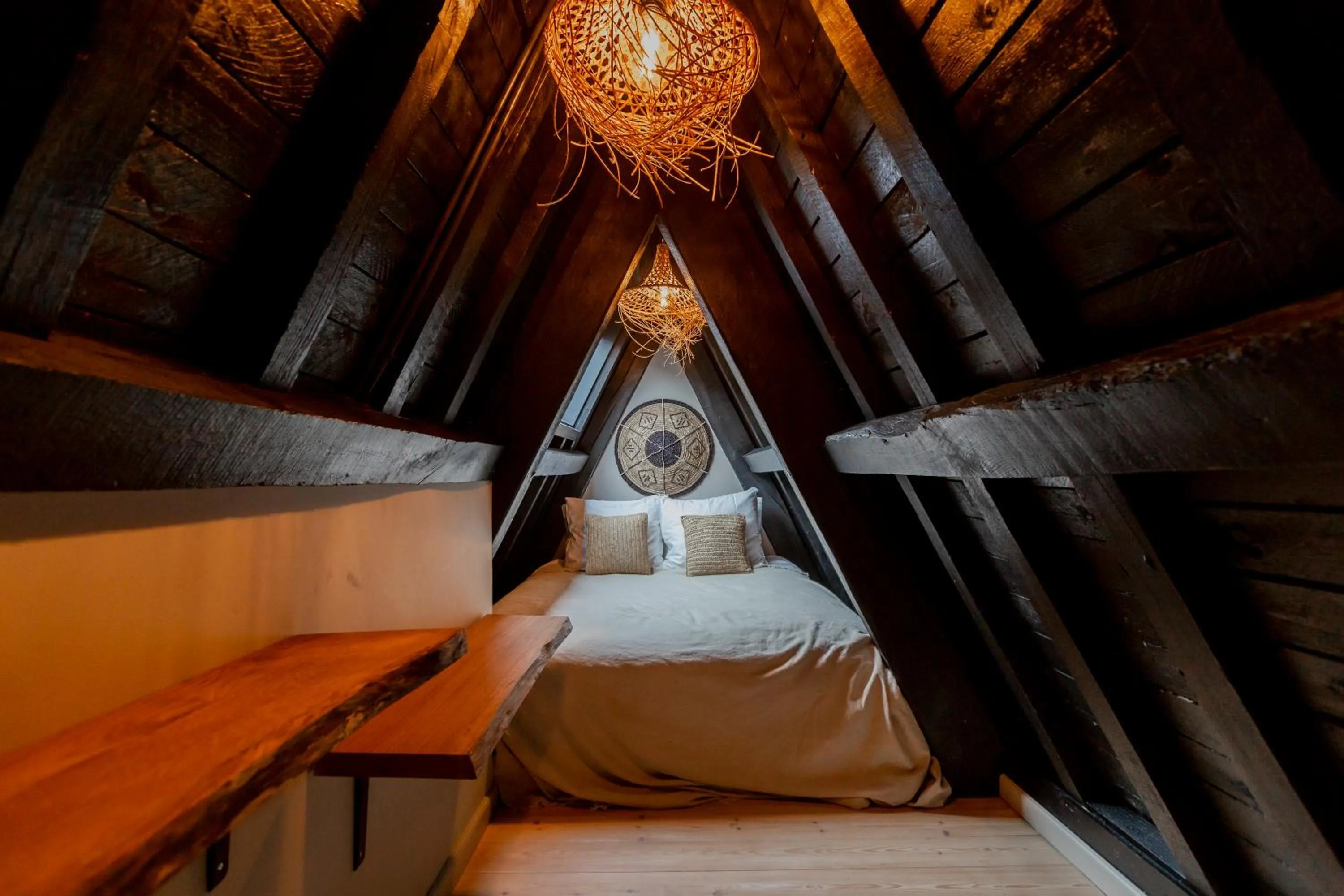 Bed in BTFL Living, Luxury Residences Antwerp, Zirkstraat