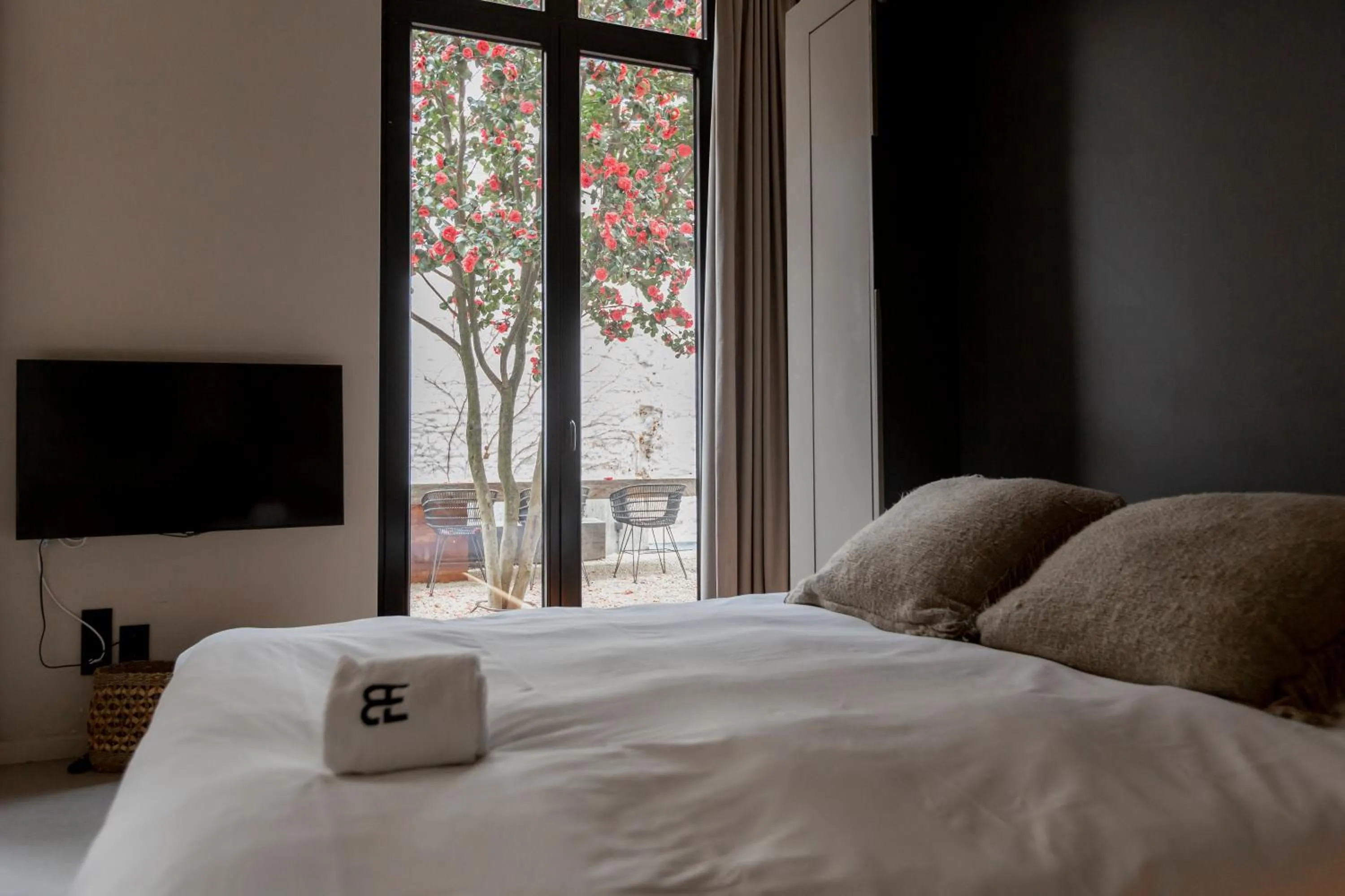 Bed in BTFL Living, Luxury Residences Antwerp, Zirkstraat