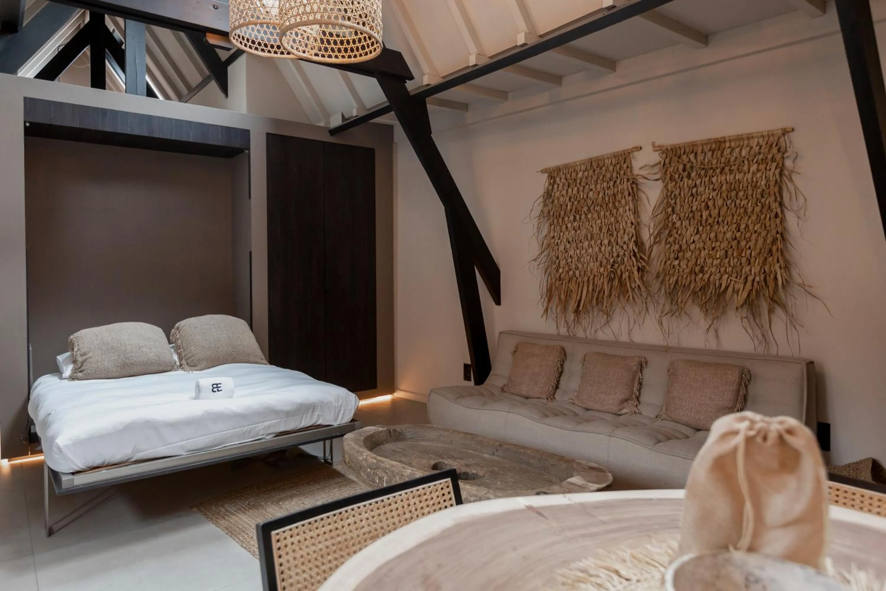 Bed in BTFL Living, Luxury Residences Antwerp, Zirkstraat