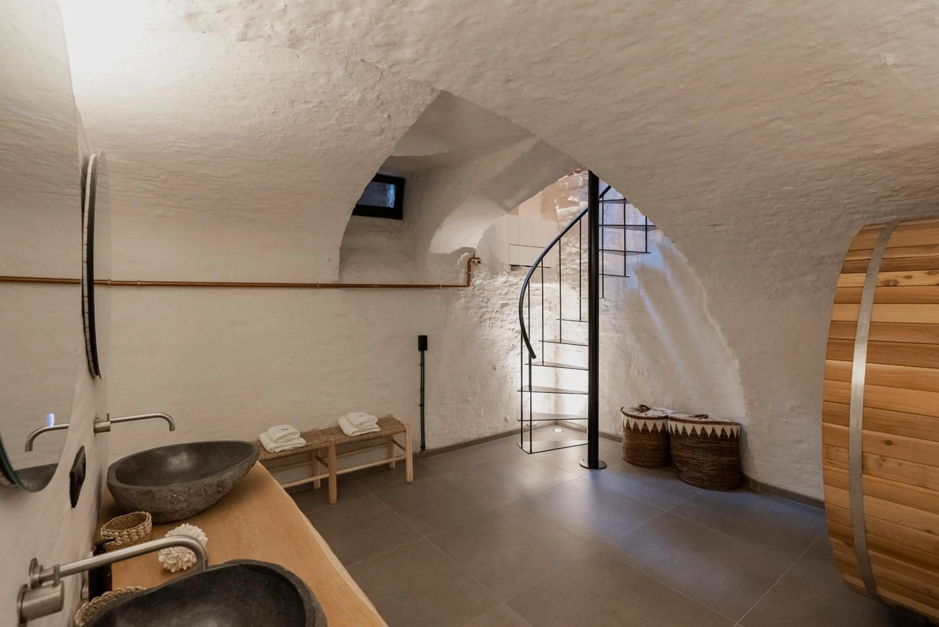 Shower in BTFL Living, Luxury Residences Antwerp, Zirkstraat