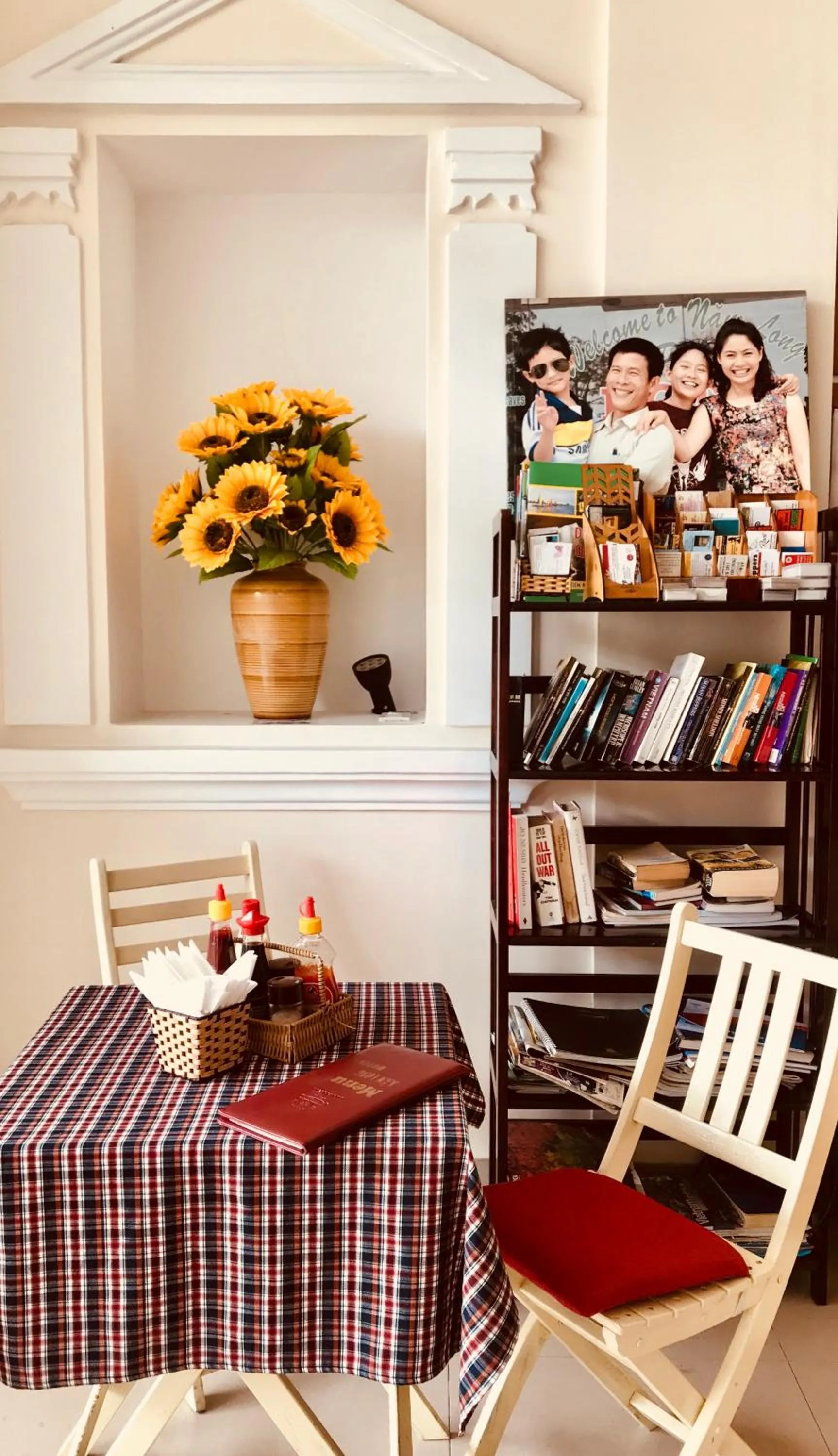 Restaurant/places to eat in Nam Long Plus Hotel