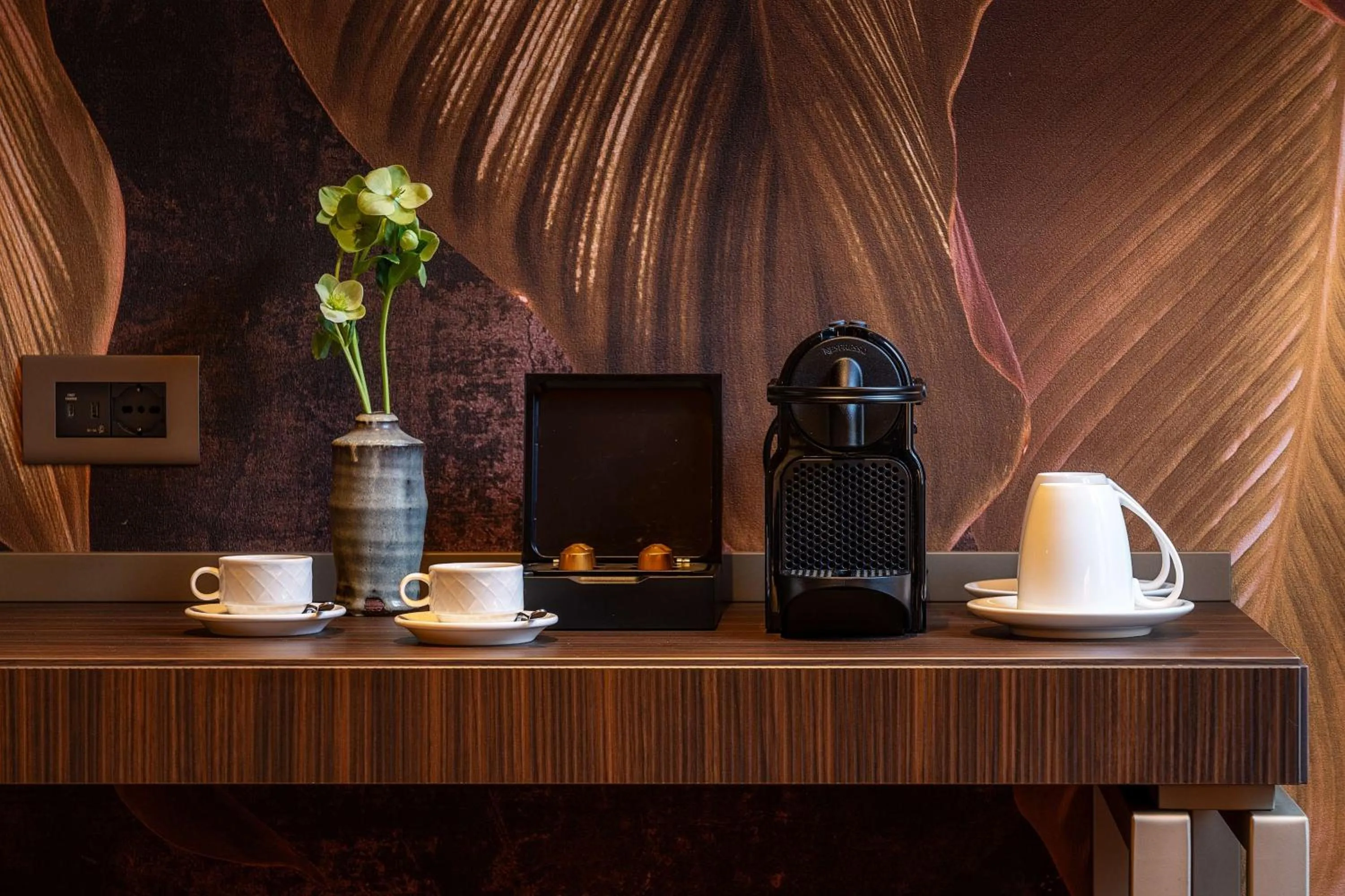 Coffee/tea facilities in WorldHotel Casati 18