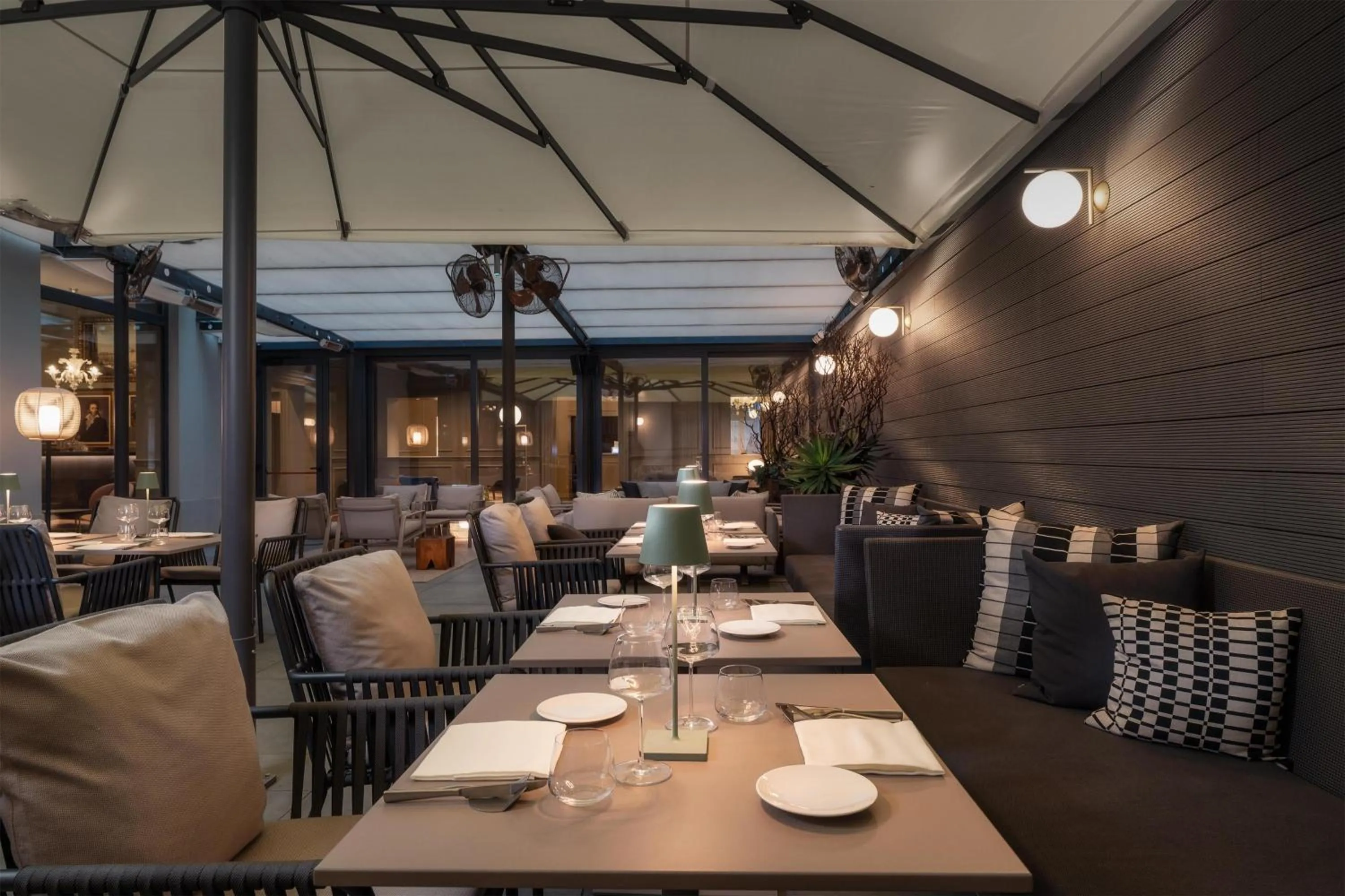 Lounge or bar in WorldHotel Casati 18