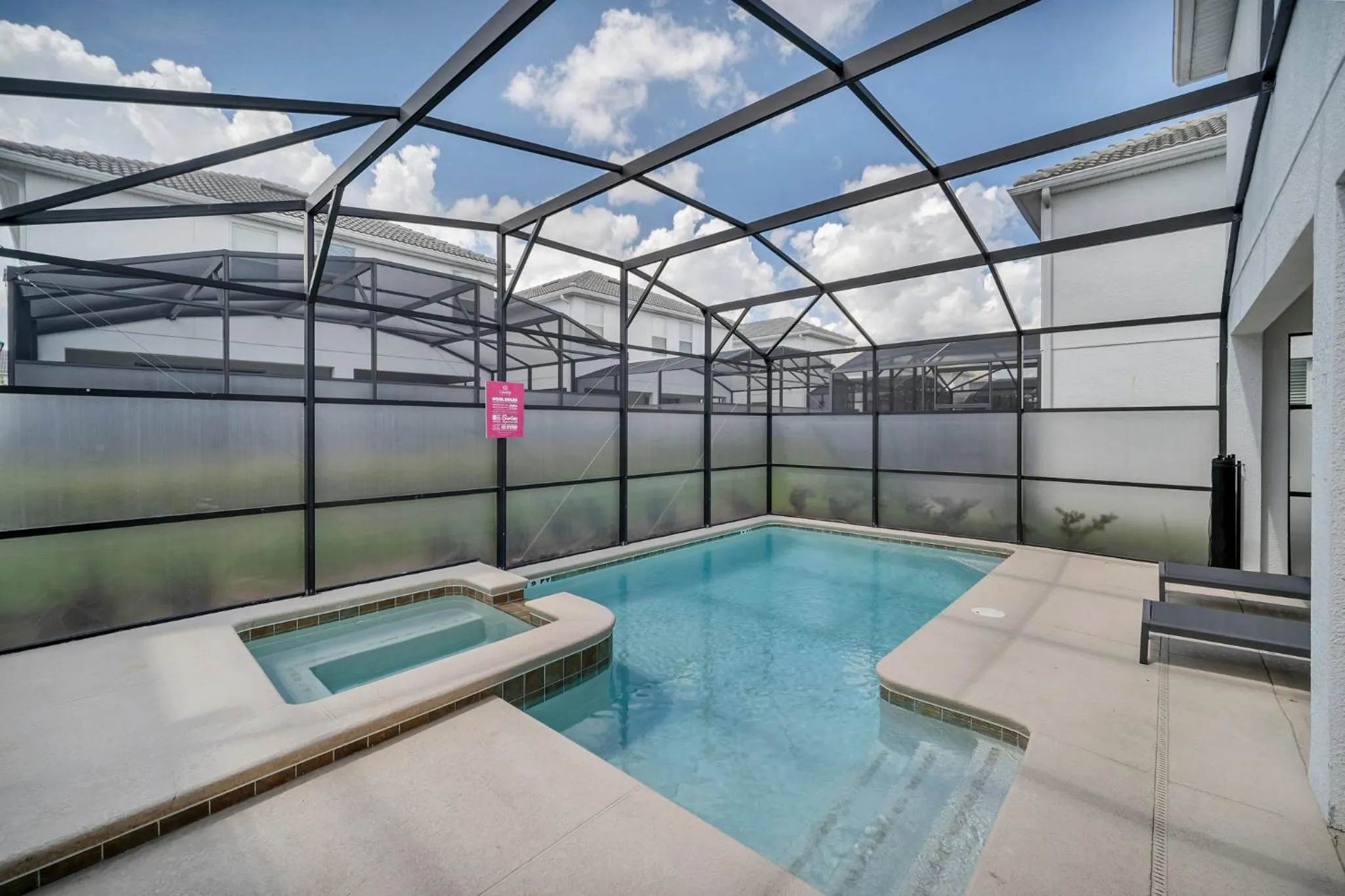 Gorgeous, Modern Home wPrivate Pool