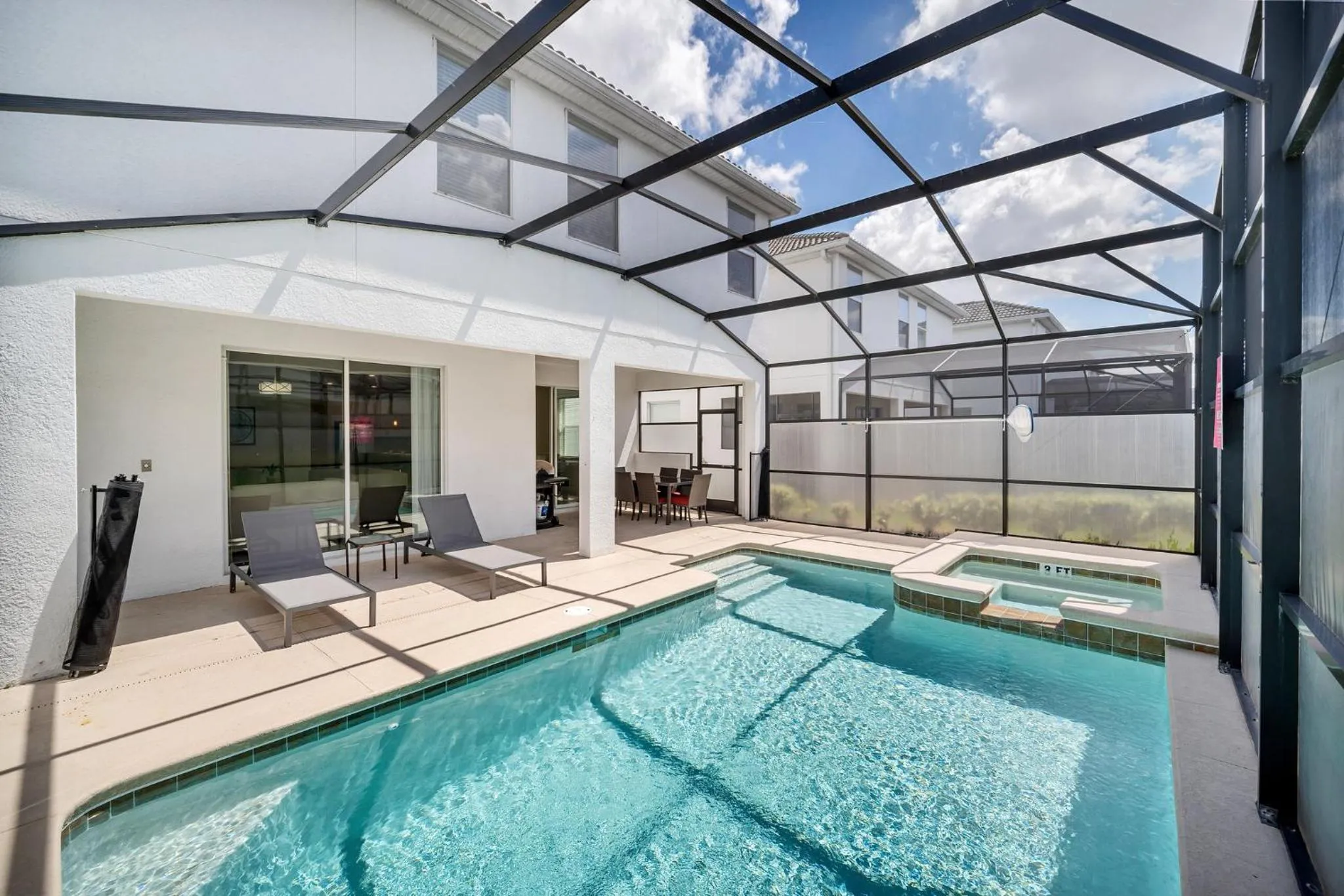 Gorgeous, Modern Home wPrivate Pool
