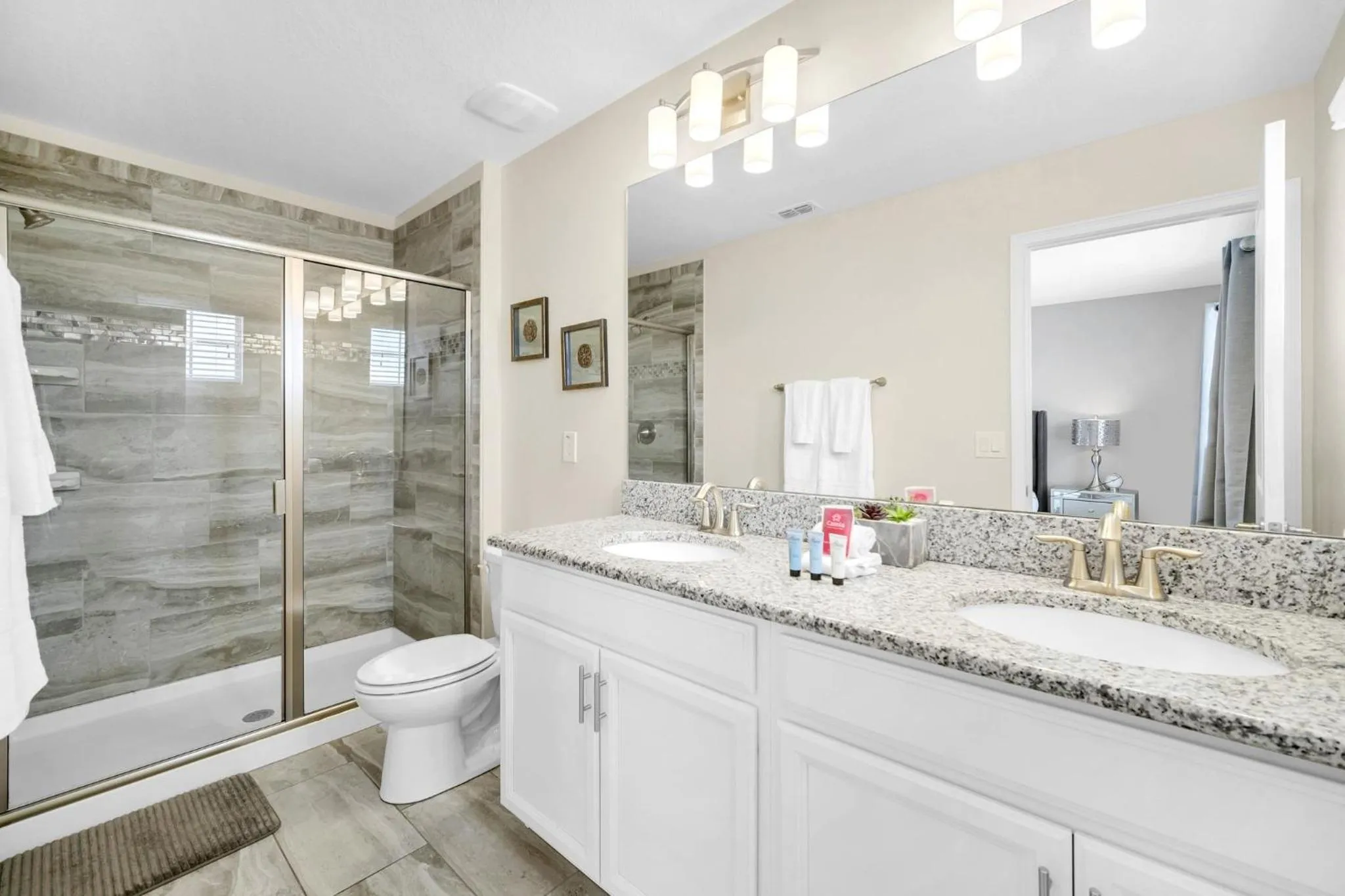 Gorgeous, Modern Home wPrivate Pool