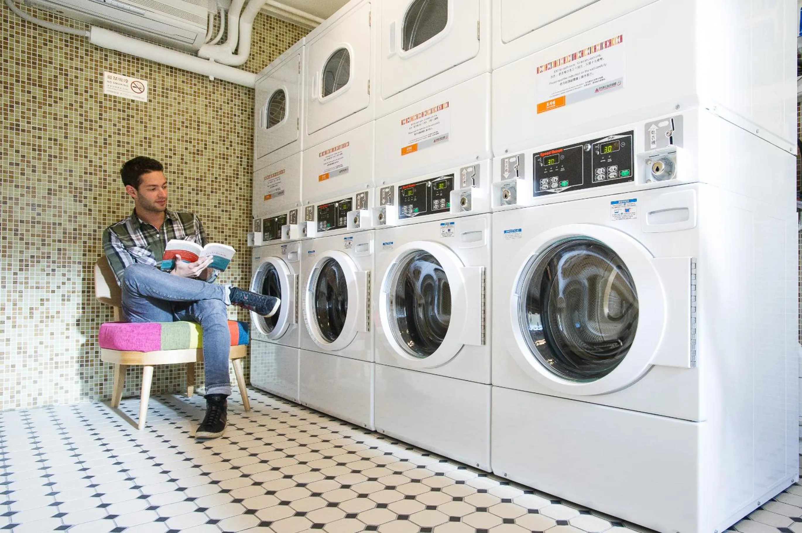 People in YHA Mei Ho House Youth Hostel