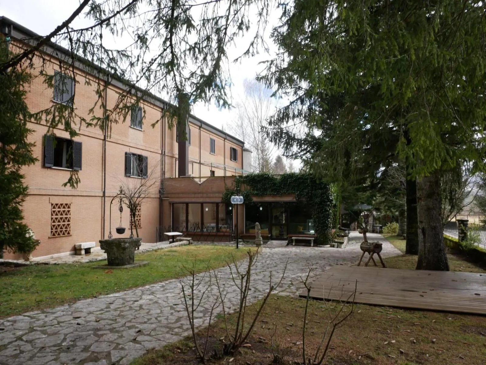 Property building in LH Albergo il Picchio