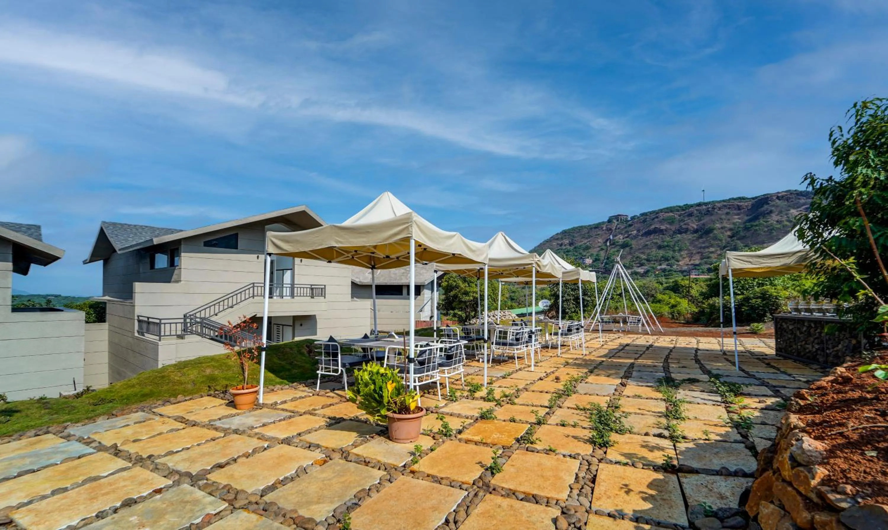 Property building in Vee Resort- The Suites of Royals