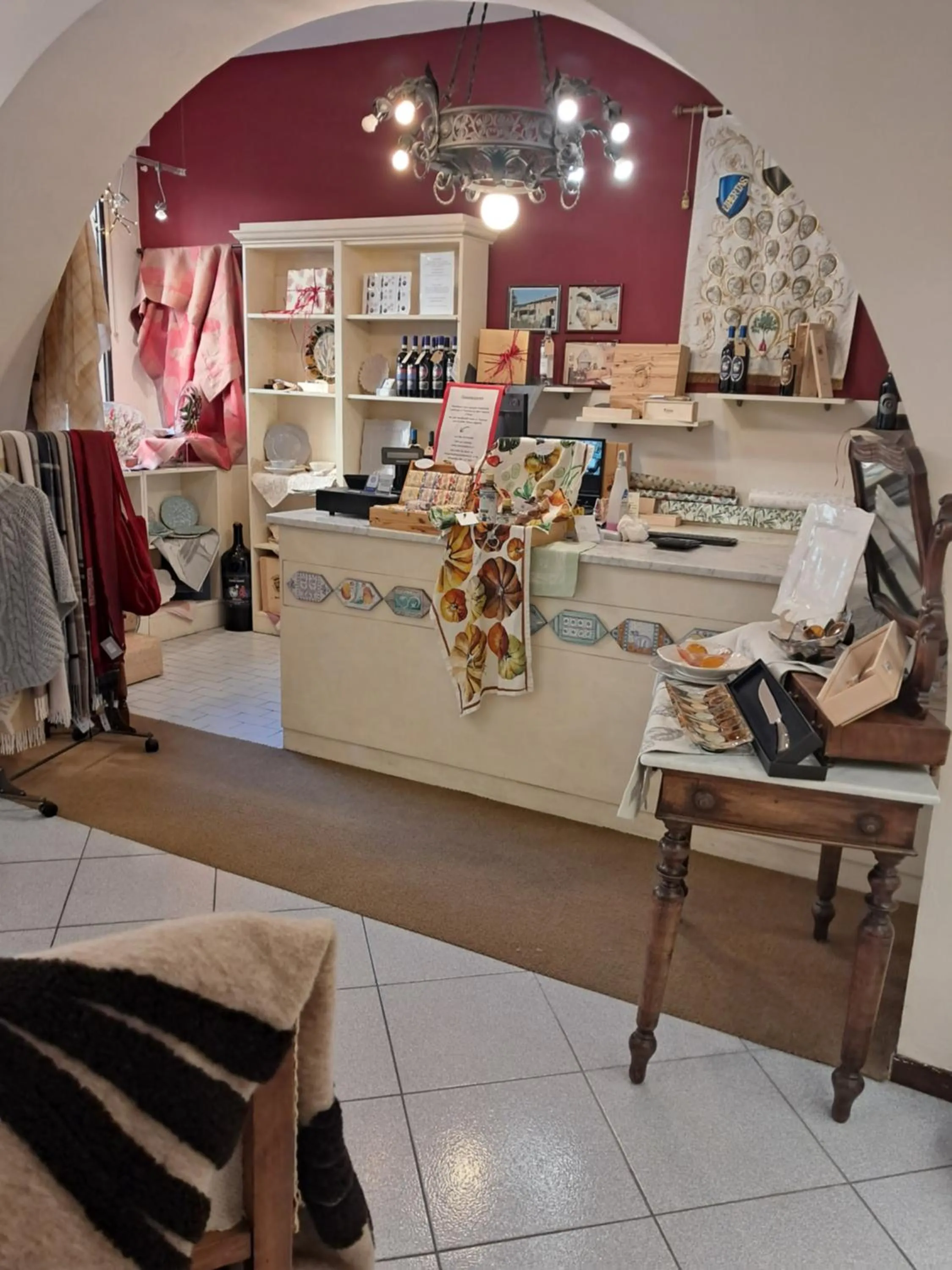 On-site shops in Hotel Minerva