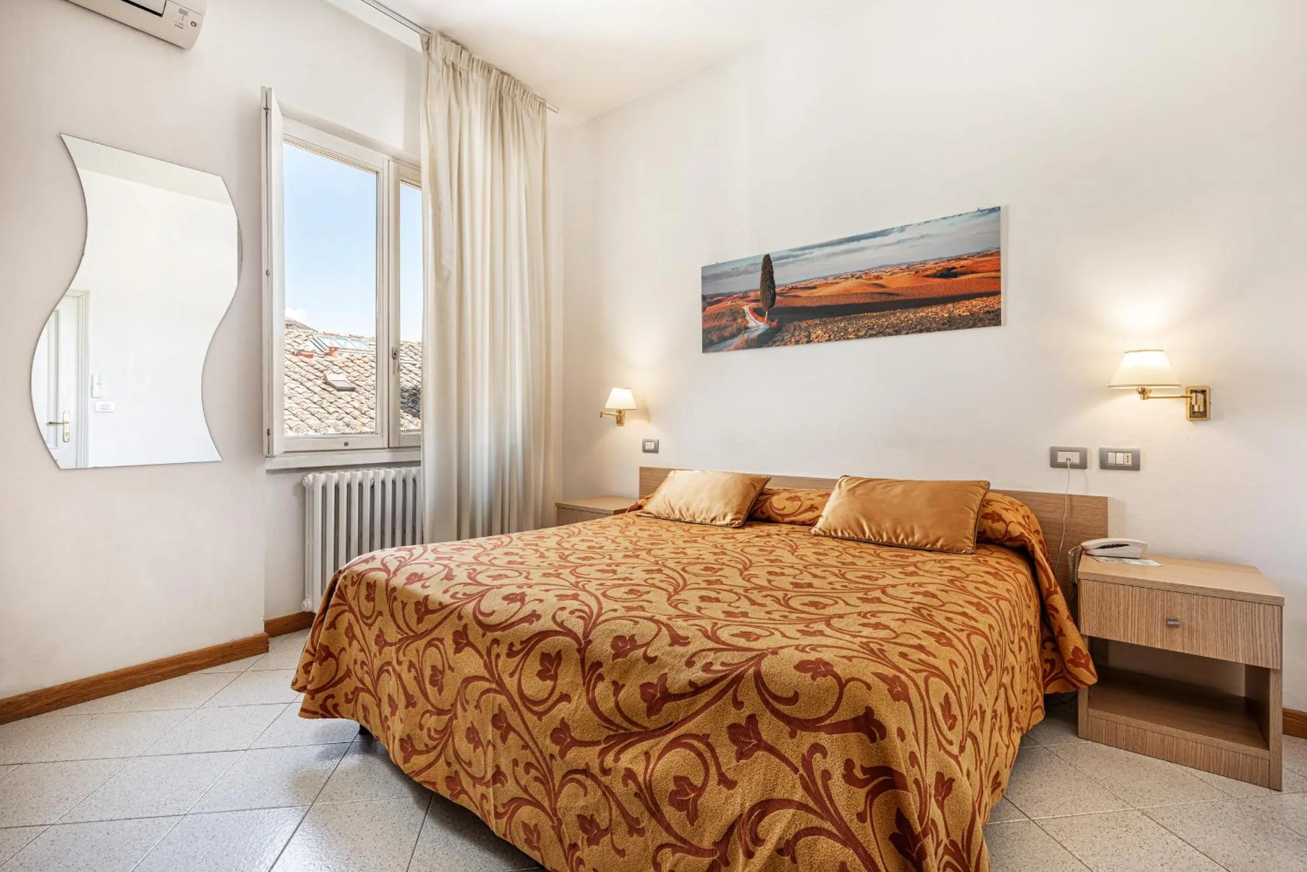 Bed in Hotel Minerva