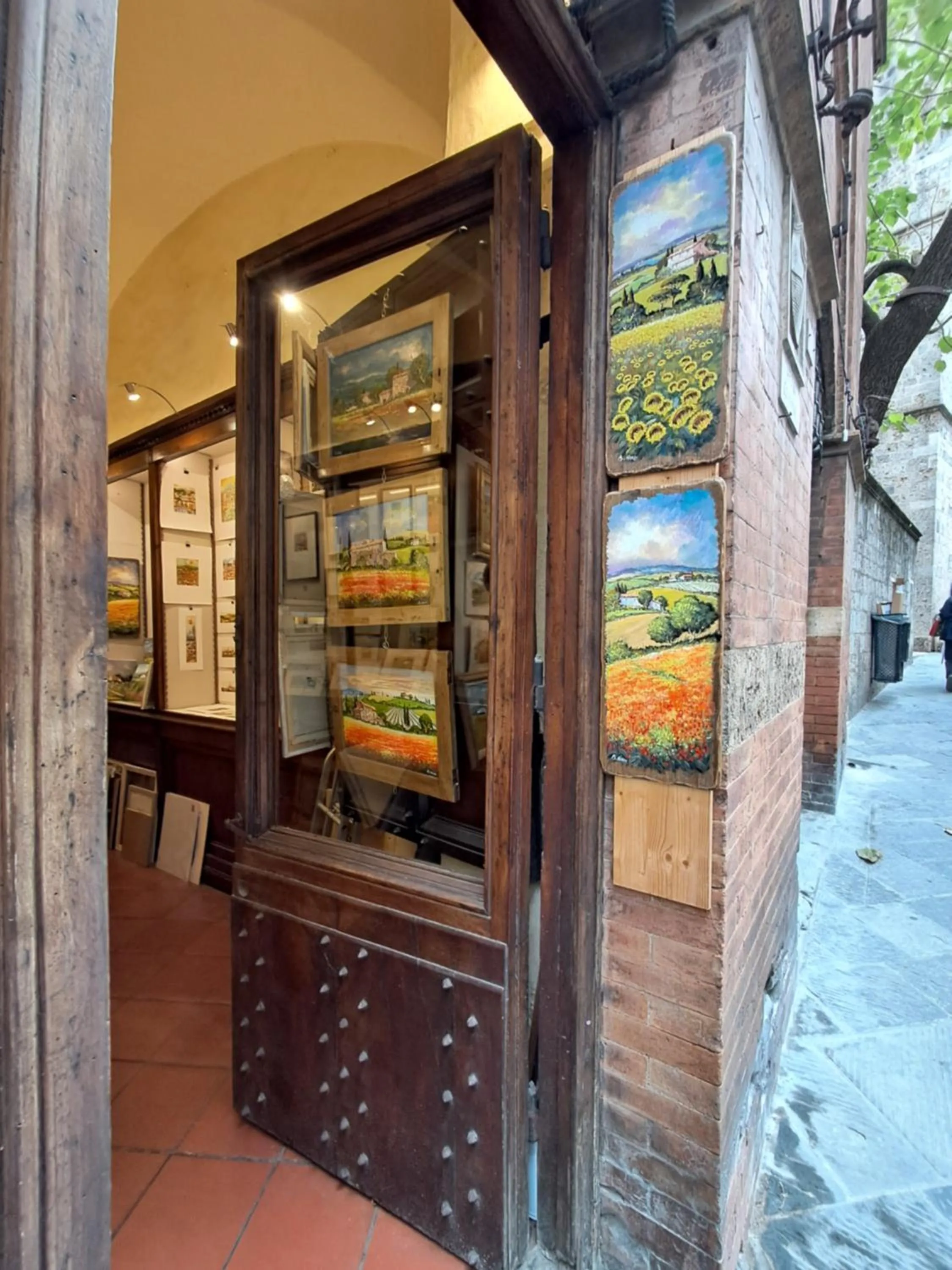 On-site shops in Hotel Minerva