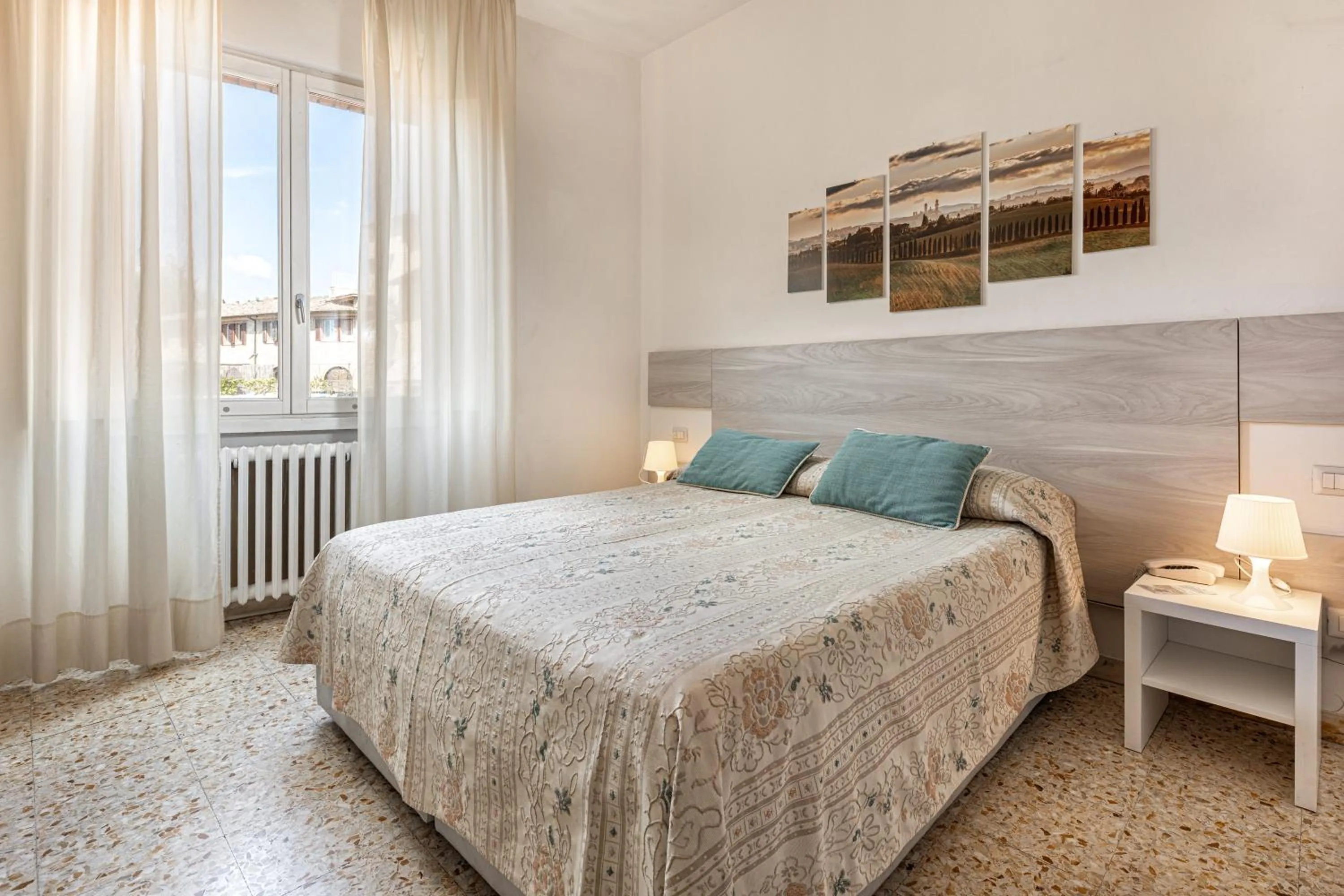 Bedroom, Bed in Hotel Minerva