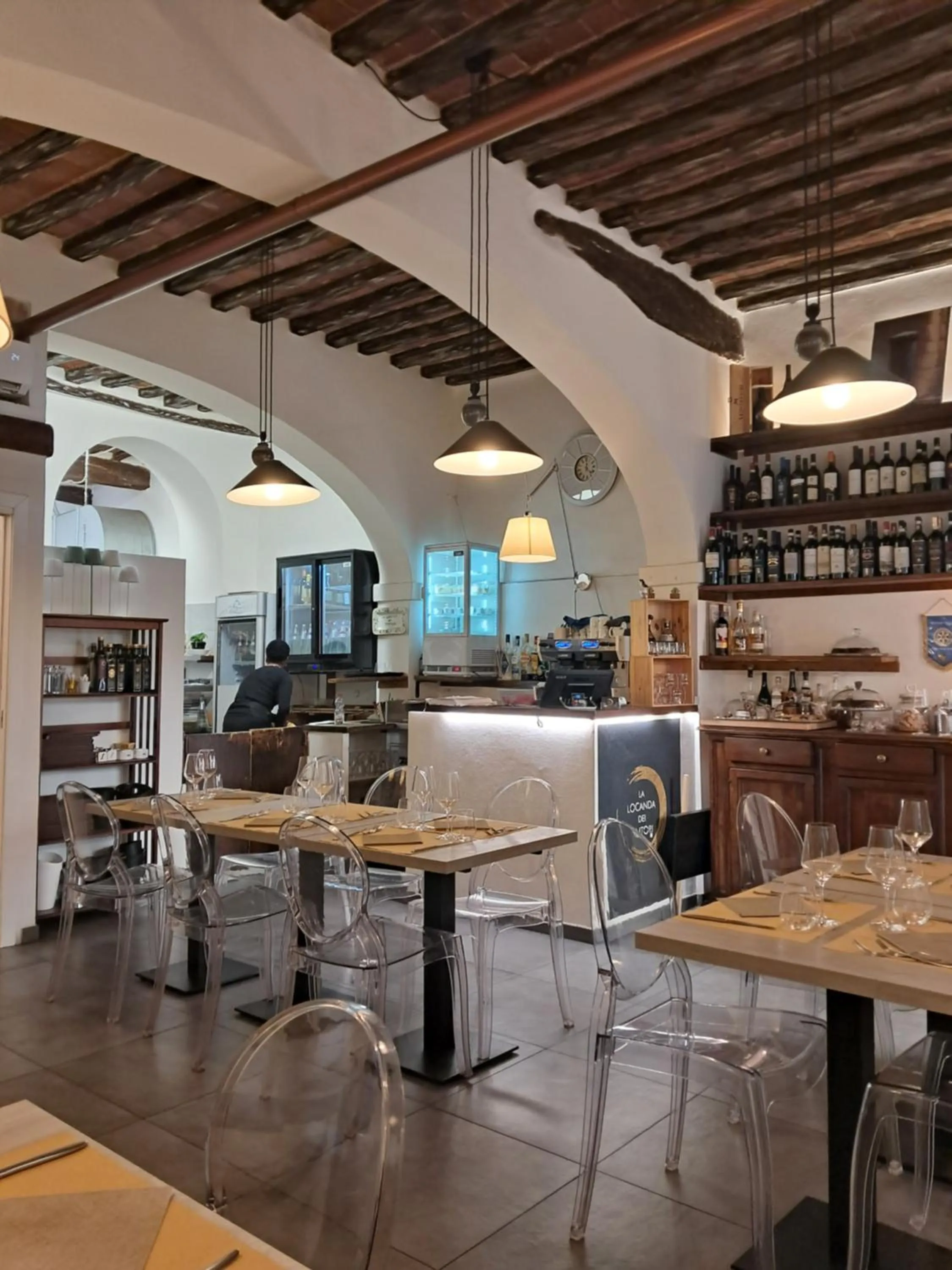 Restaurant/places to eat in Hotel Minerva