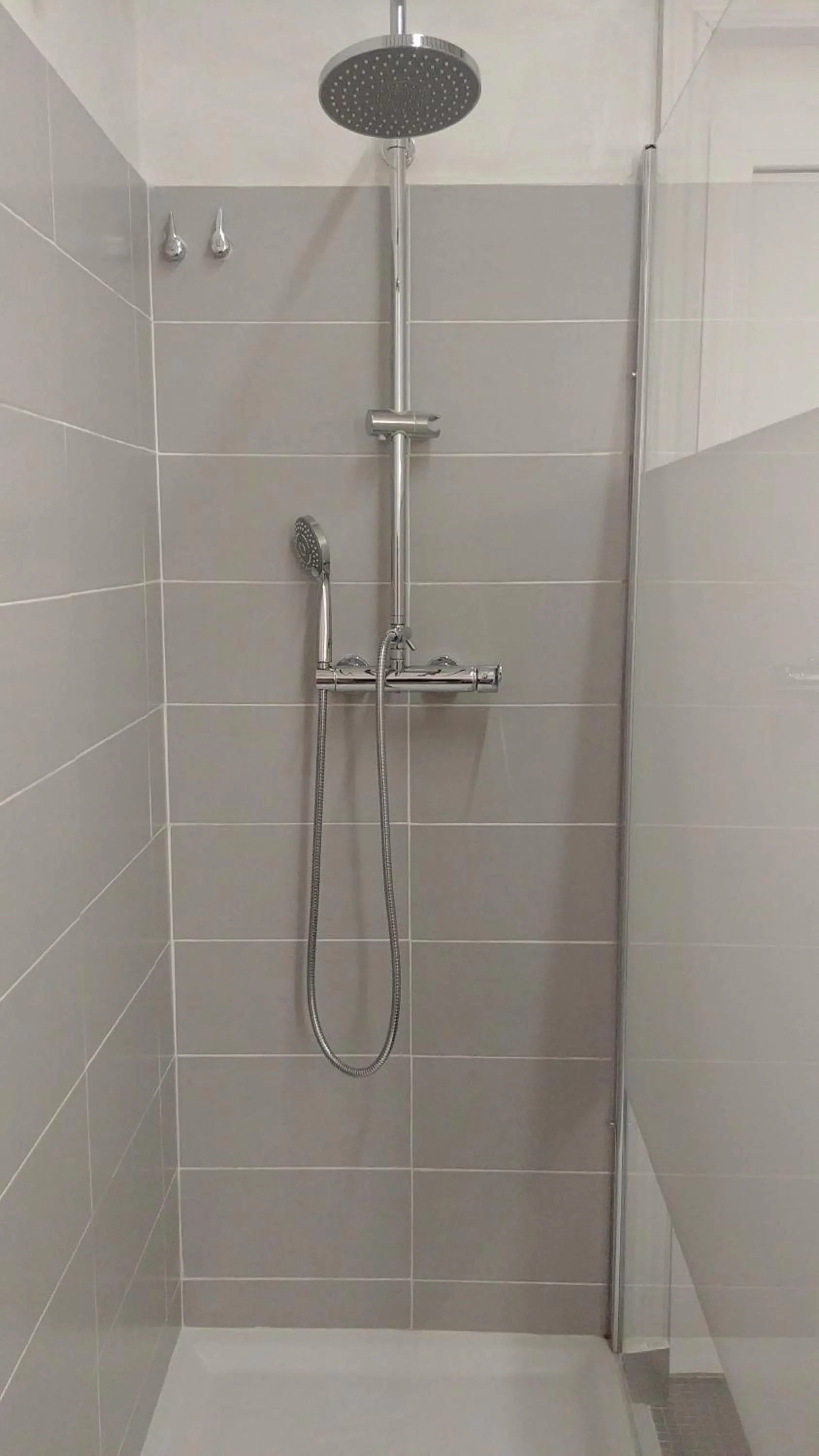 Shower in Hotel Vittoria