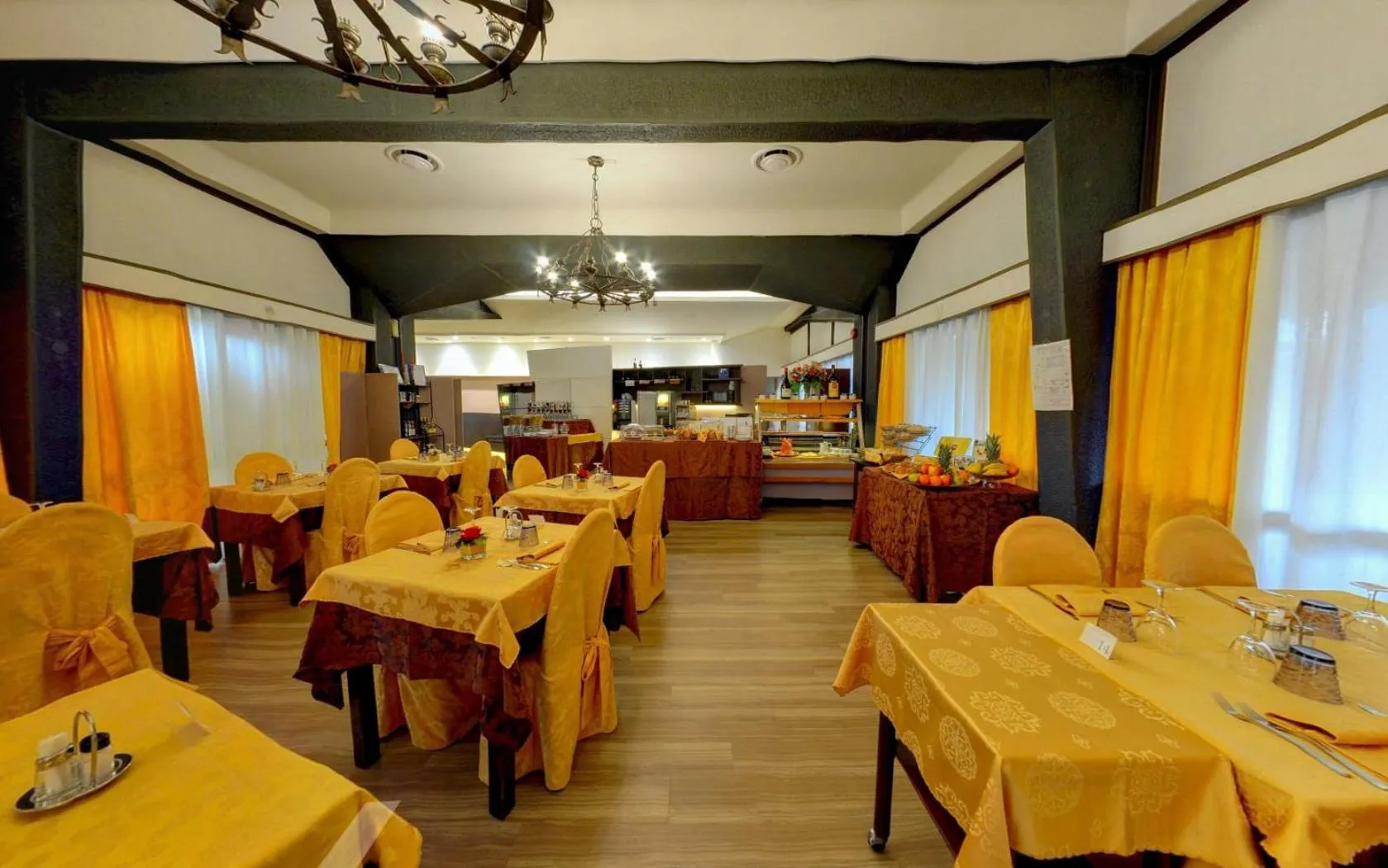 Restaurant/places to eat in Ai Ronchi Motor Hotel Brescia