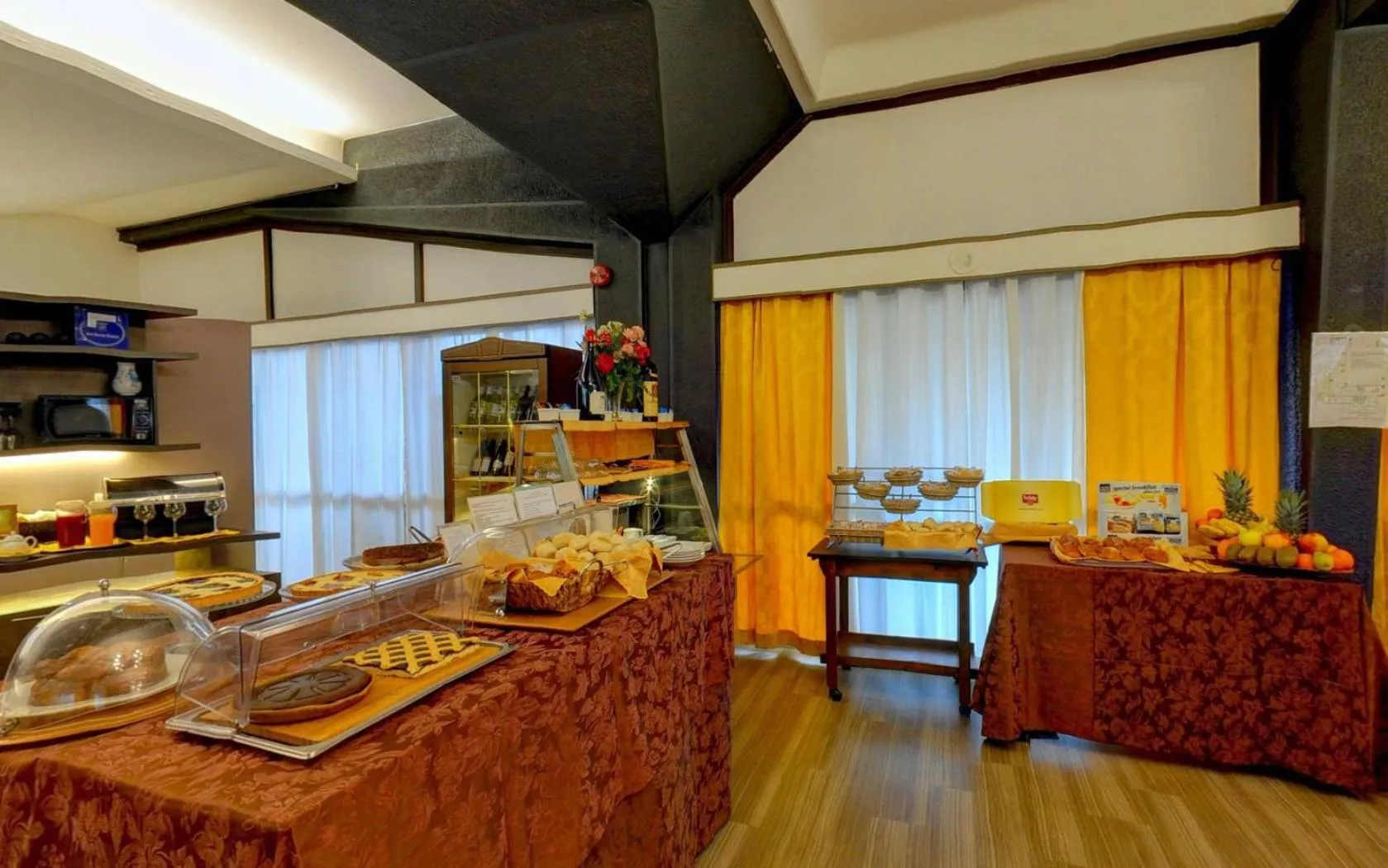 Buffet breakfast in Ai Ronchi Motor Hotel Brescia