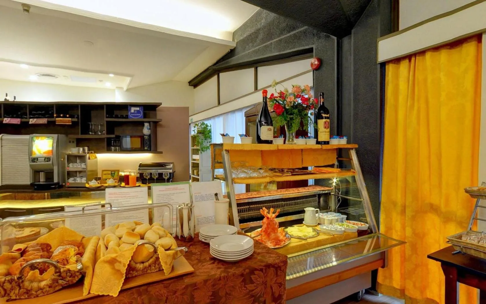 Buffet breakfast in Ai Ronchi Motor Hotel Brescia