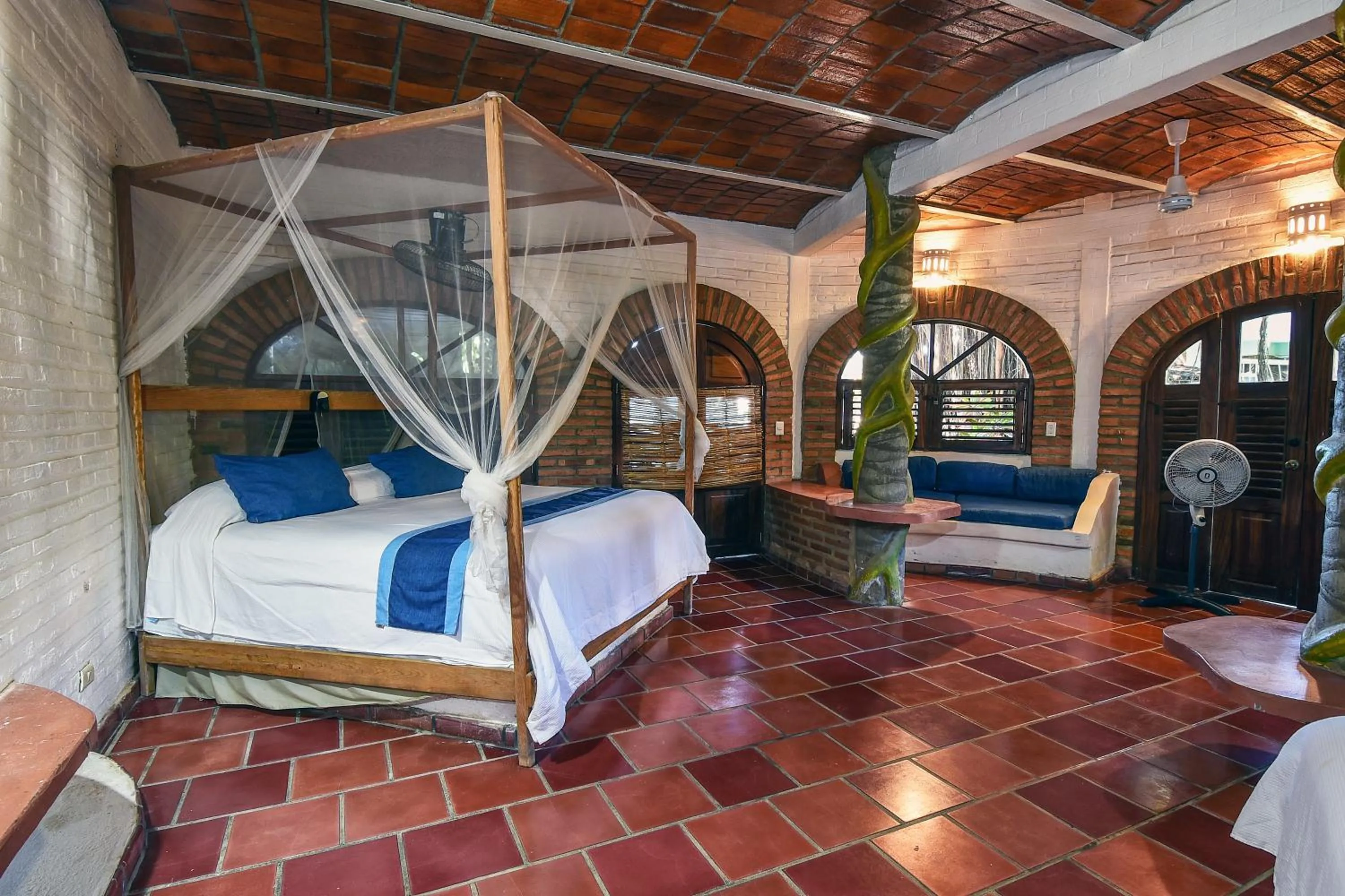 Bed in Sayulita Beach House Hotel