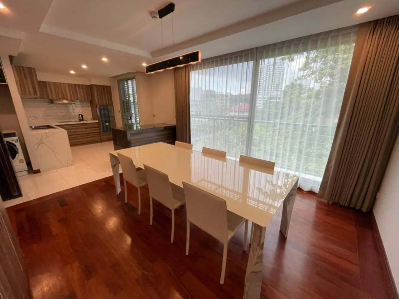 ViVi Avenue Thonglor