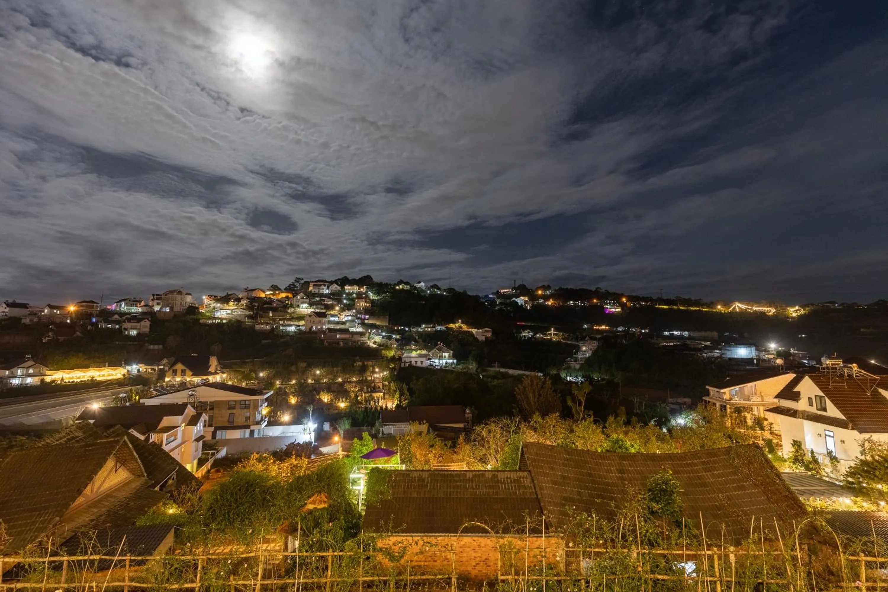 Neighbourhood in Relax Hotel by Ixorat