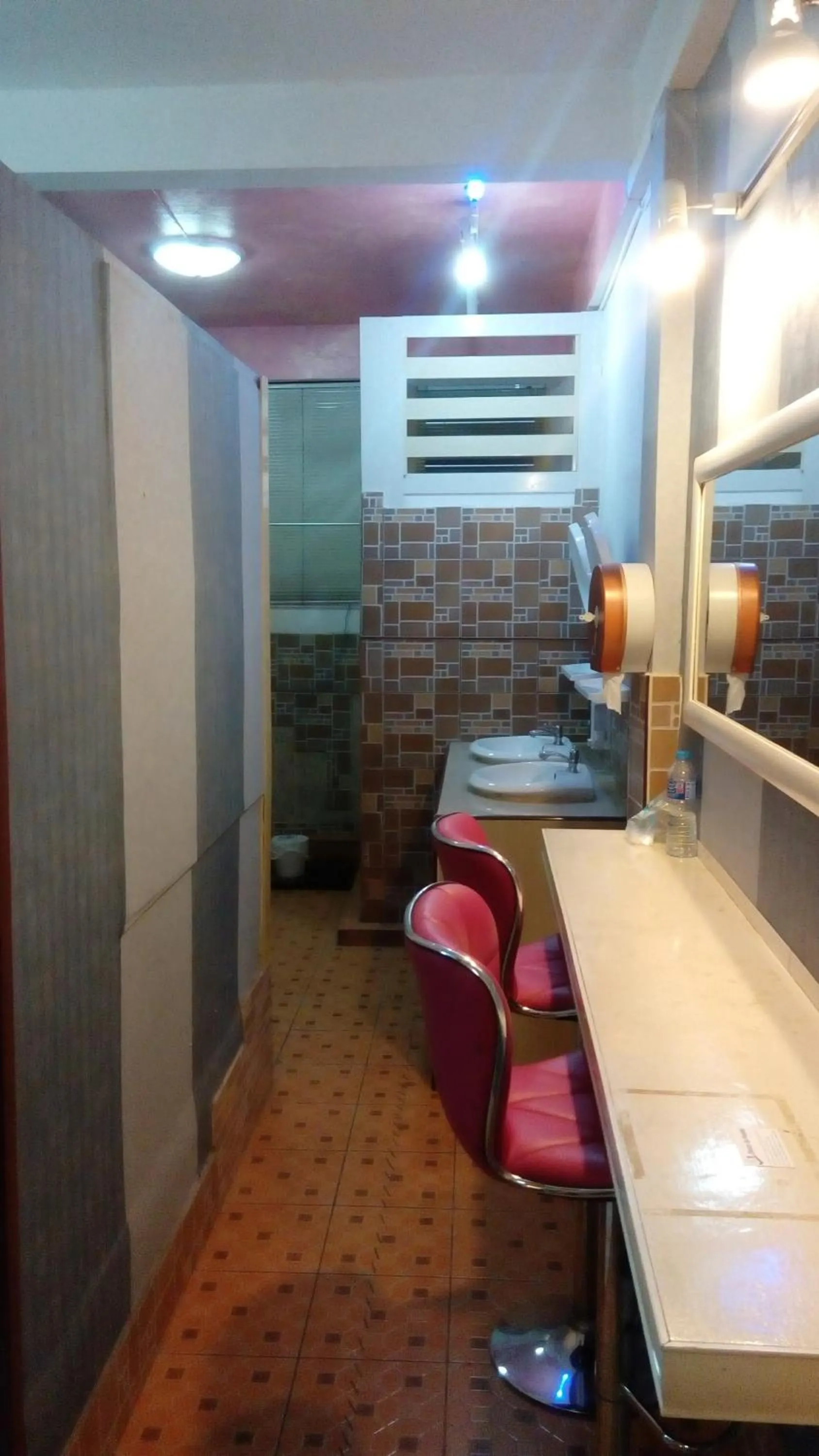 Shower in Decordo Hostel